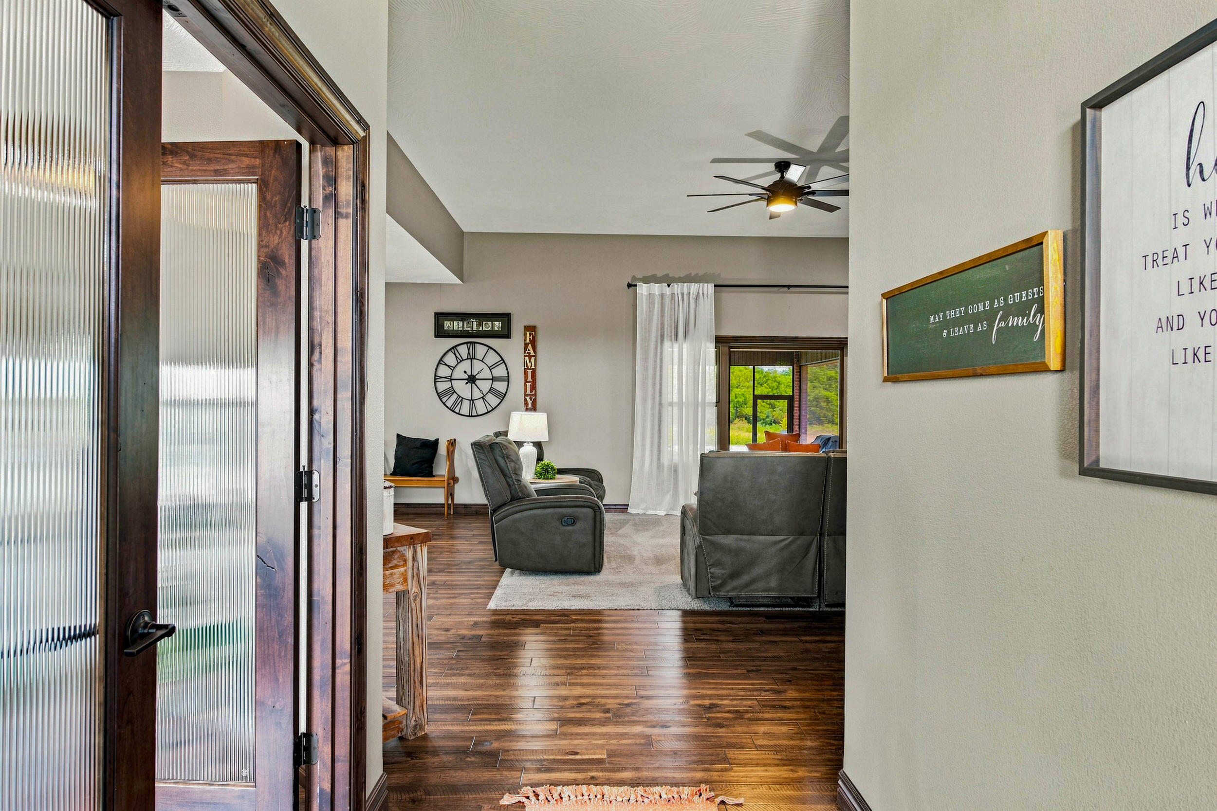 22554 Lawrence 1200 Property Photo 10