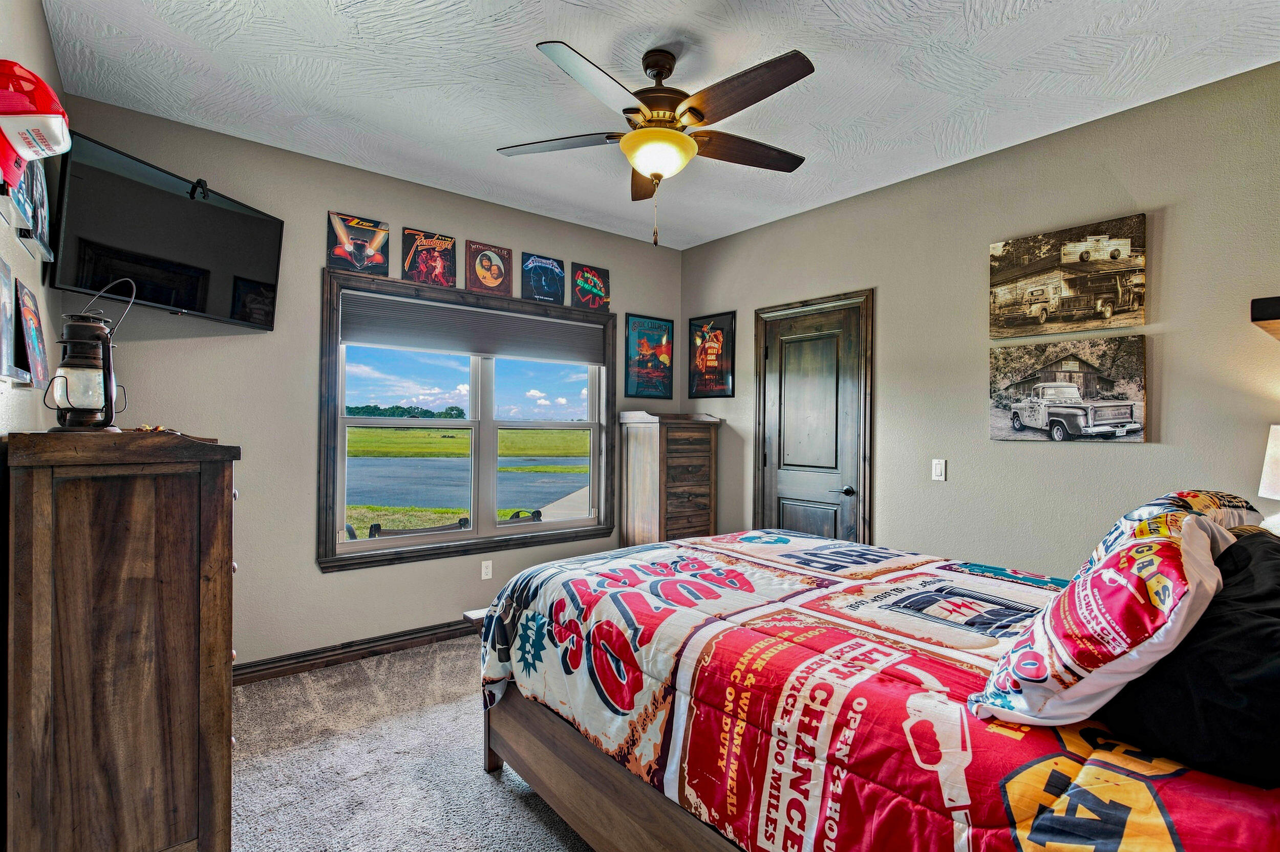 22554 Lawrence 1200 Property Photo 16
