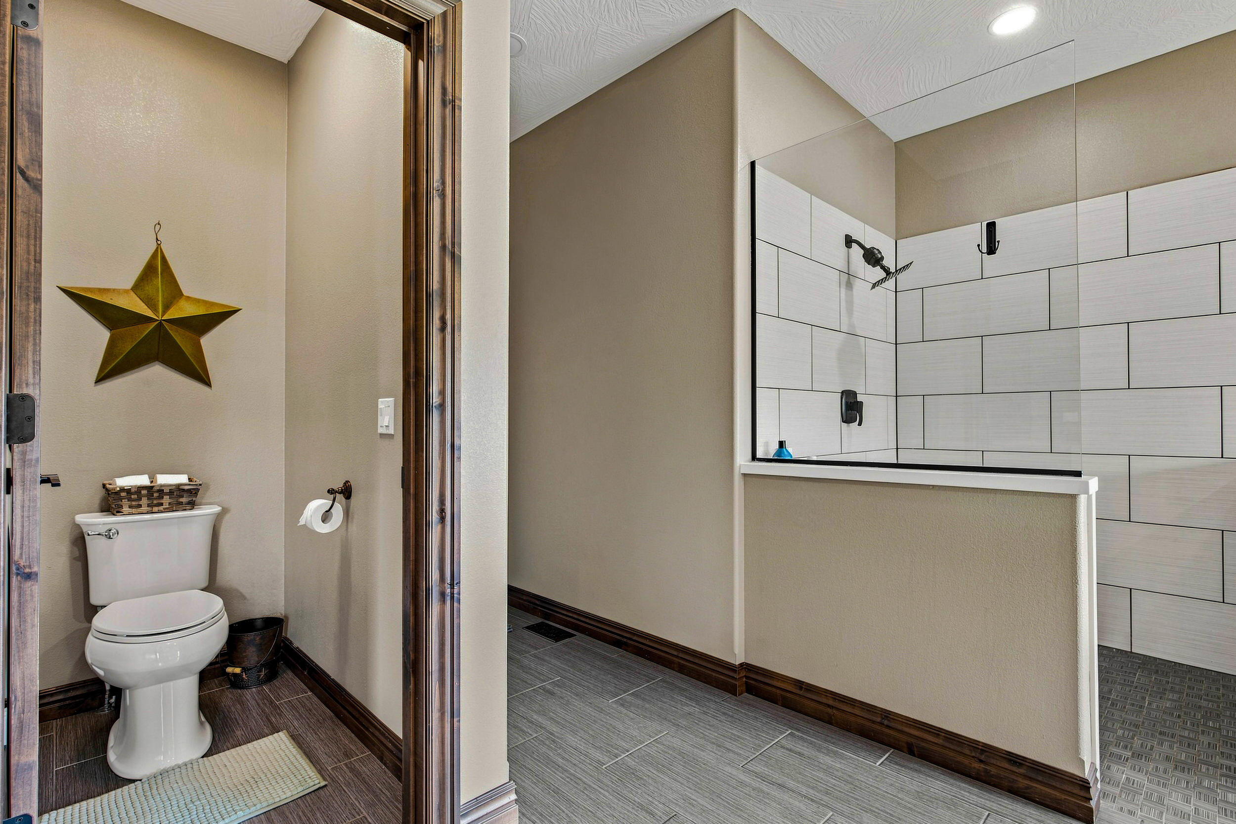 22554 Lawrence 1200 Property Photo 34
