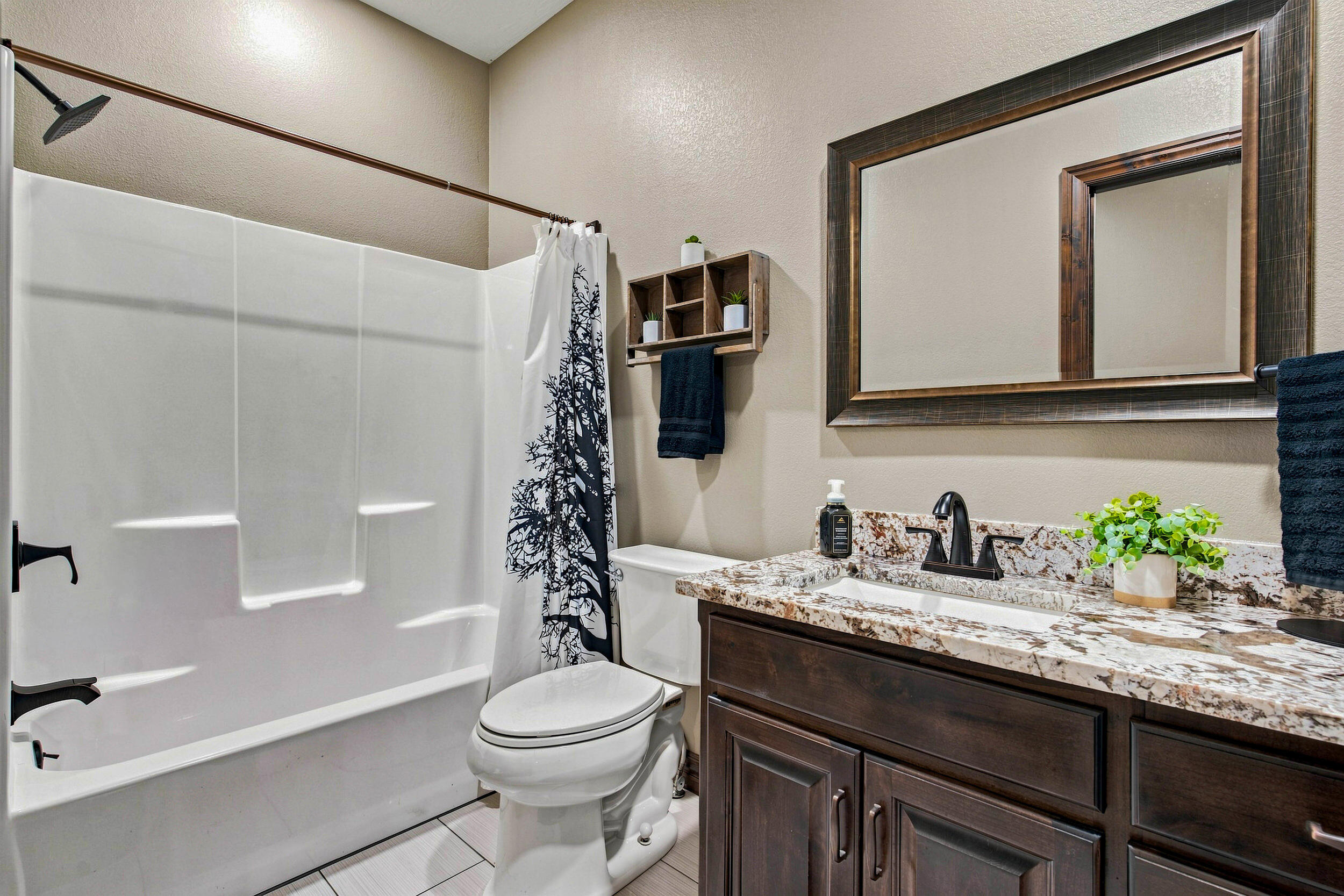 22554 Lawrence 1200 Property Photo 65