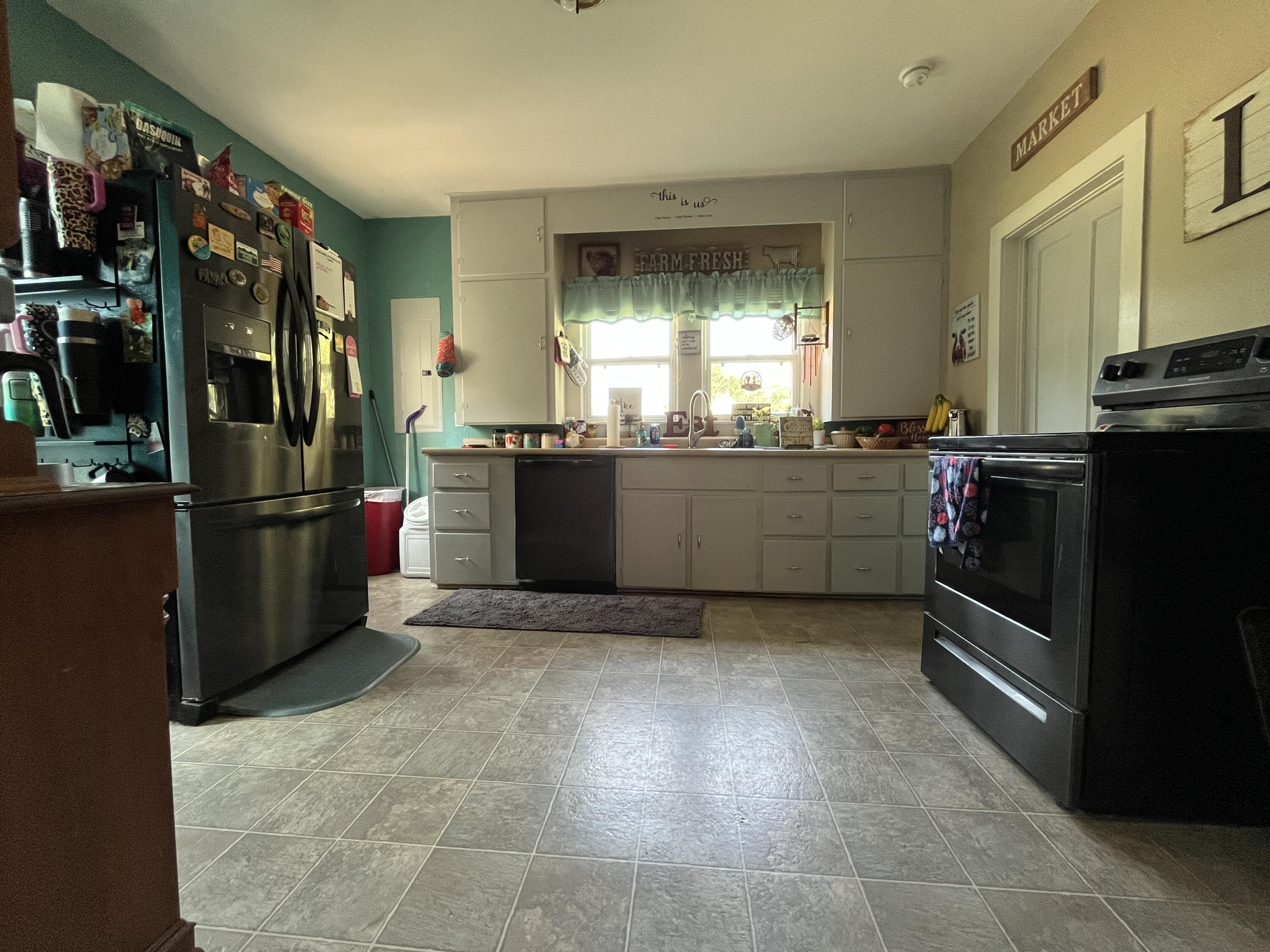 11014 Iris Road Property Photo 5
