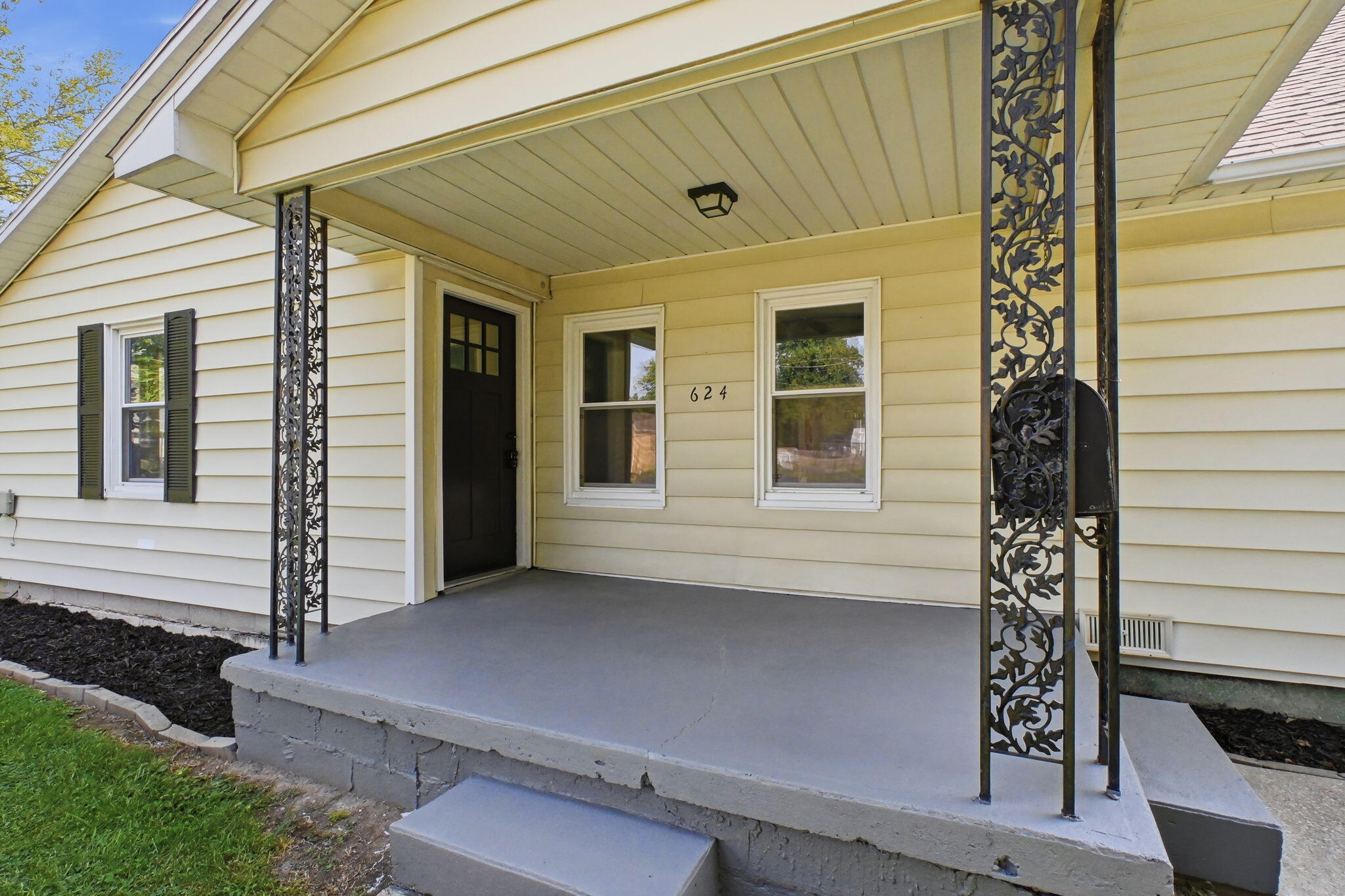 624 North Springfield Avenue Property Photo 3
