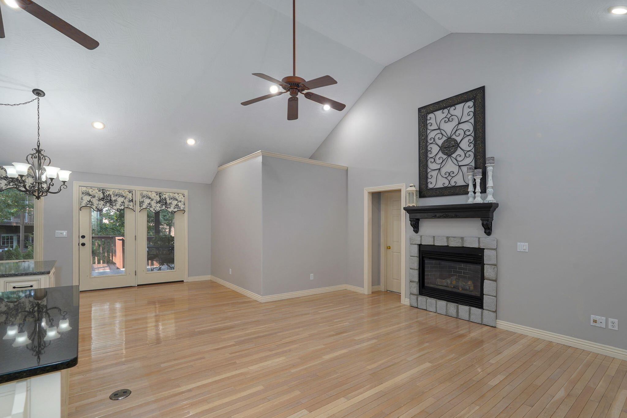 345 East Lafayette Street Property Photo 17