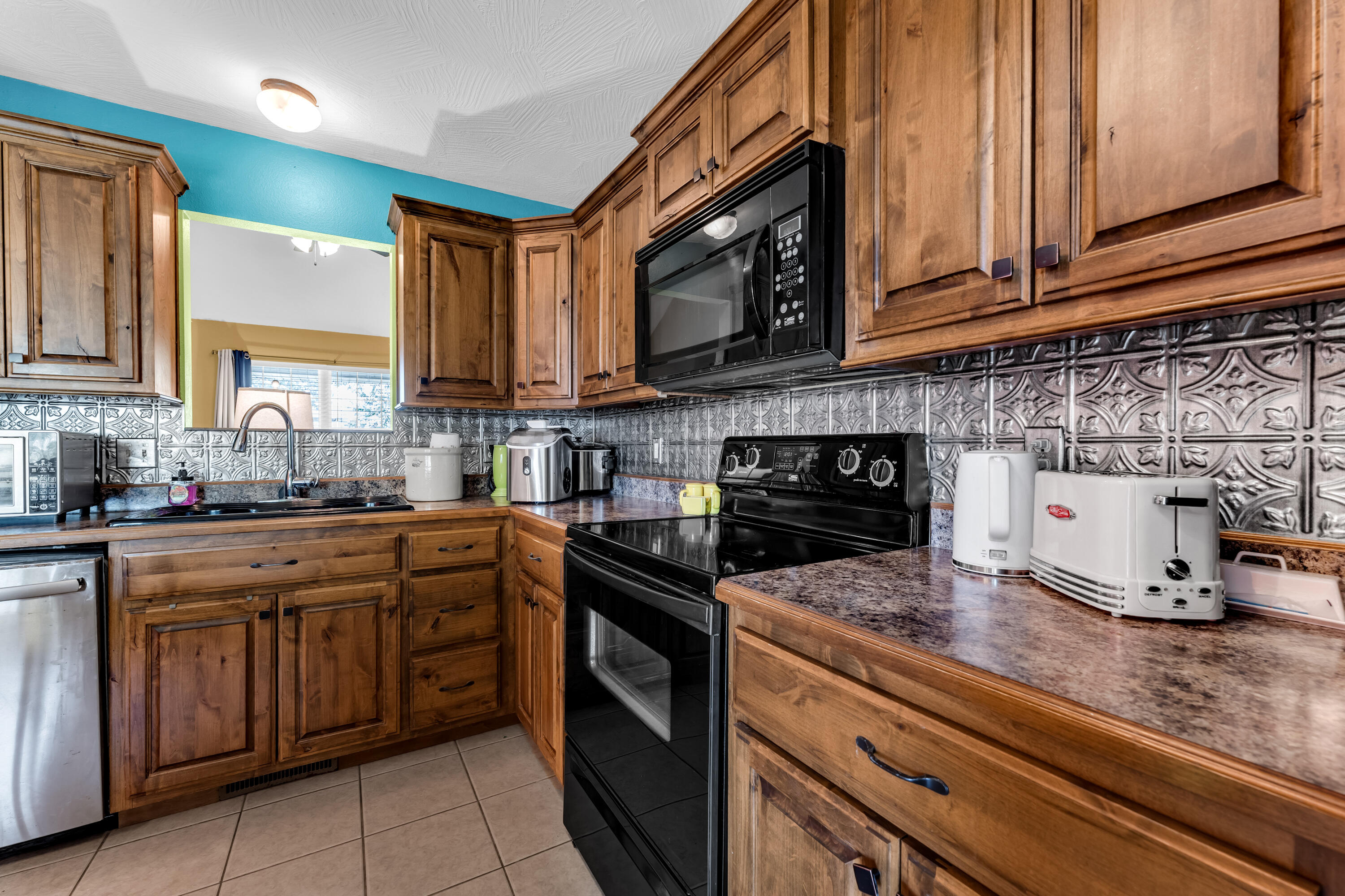 512 Rice Street Property Photo 11