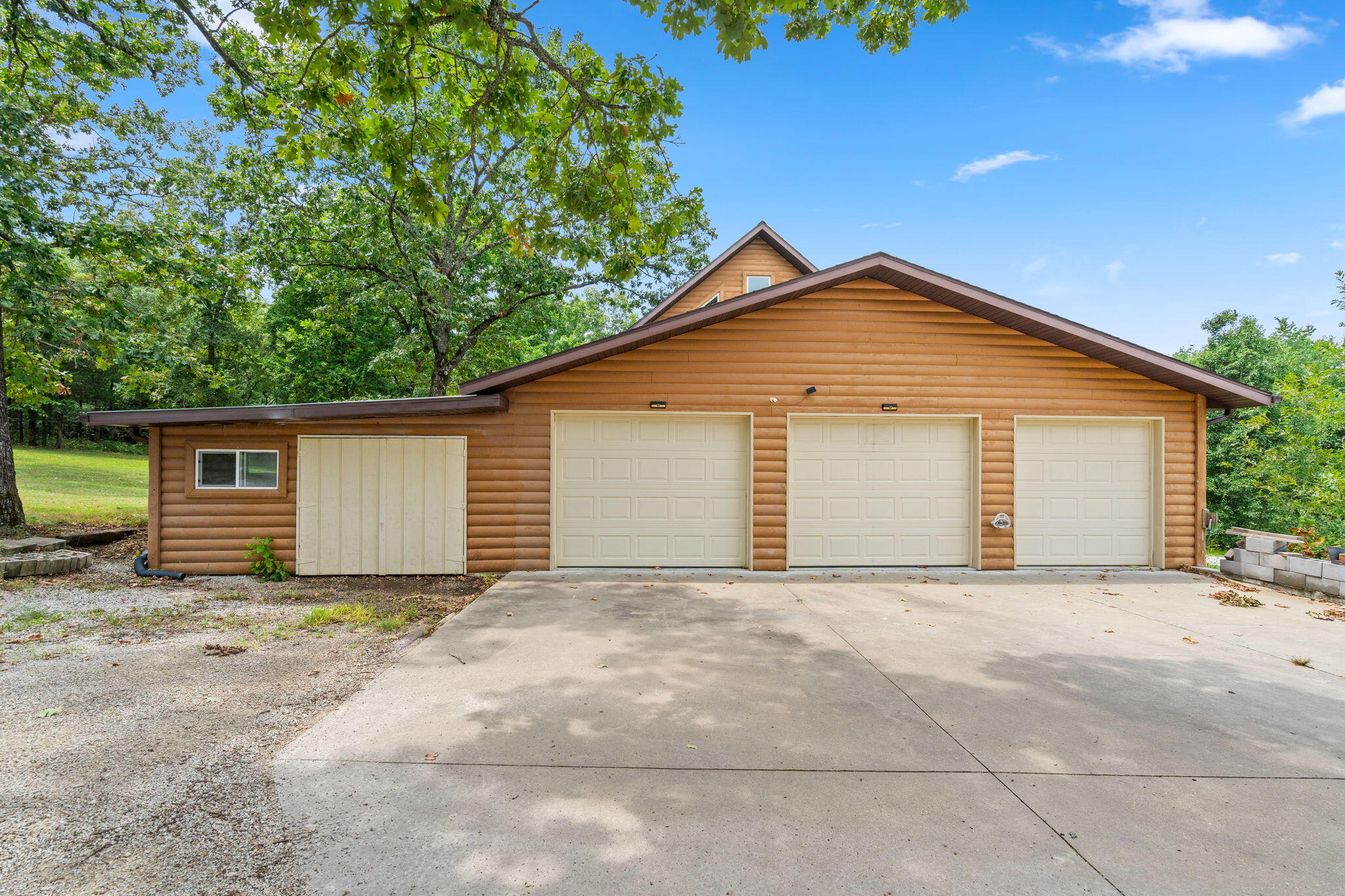 1161 Secluded Acres Road Property Photo 3