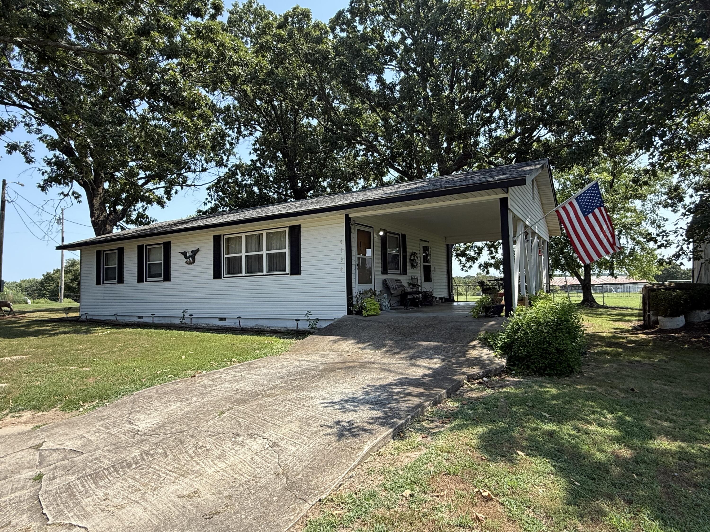 4109 State Highway 90 Property Photo 2