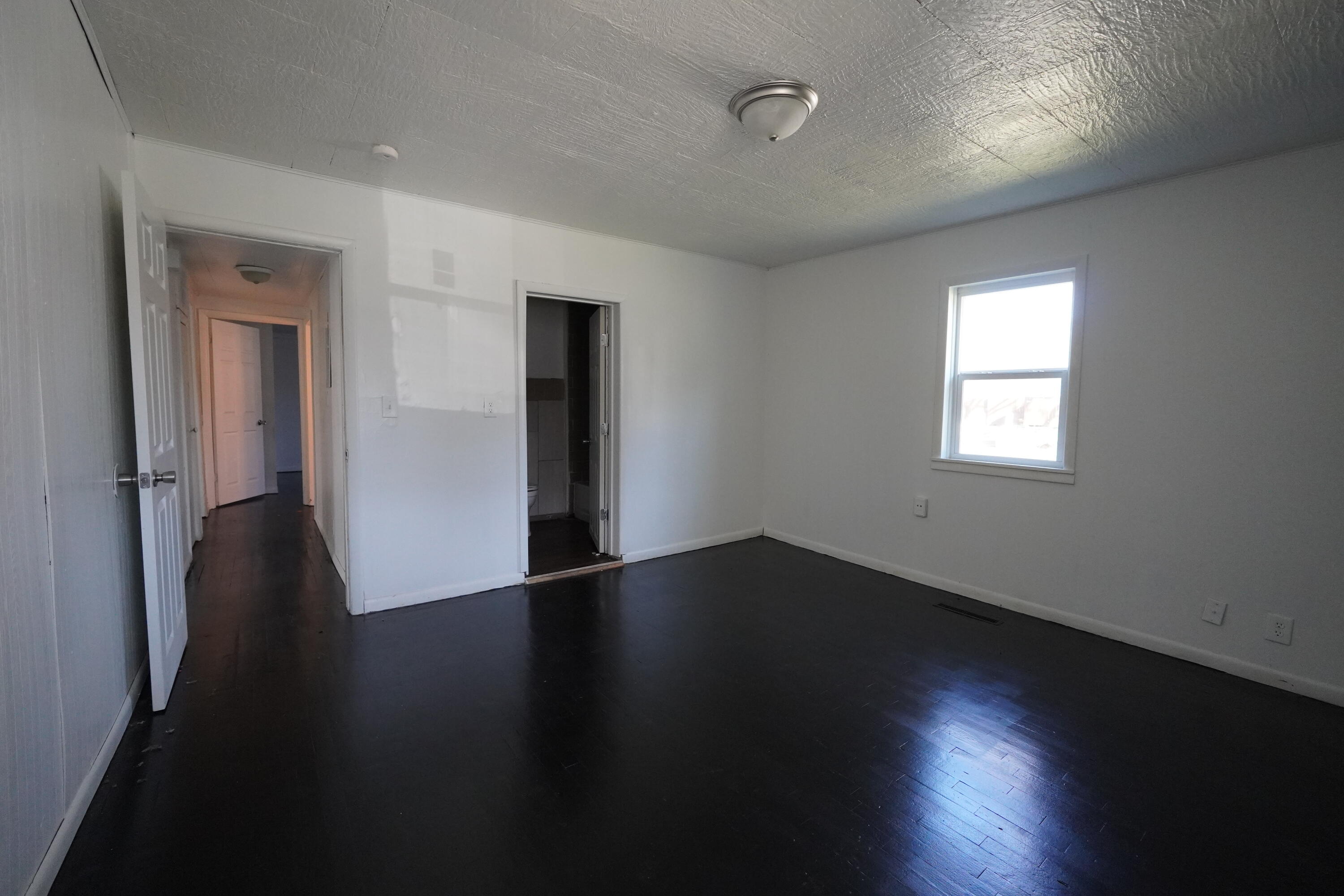 801 South Newton Avenue Property Photo 14