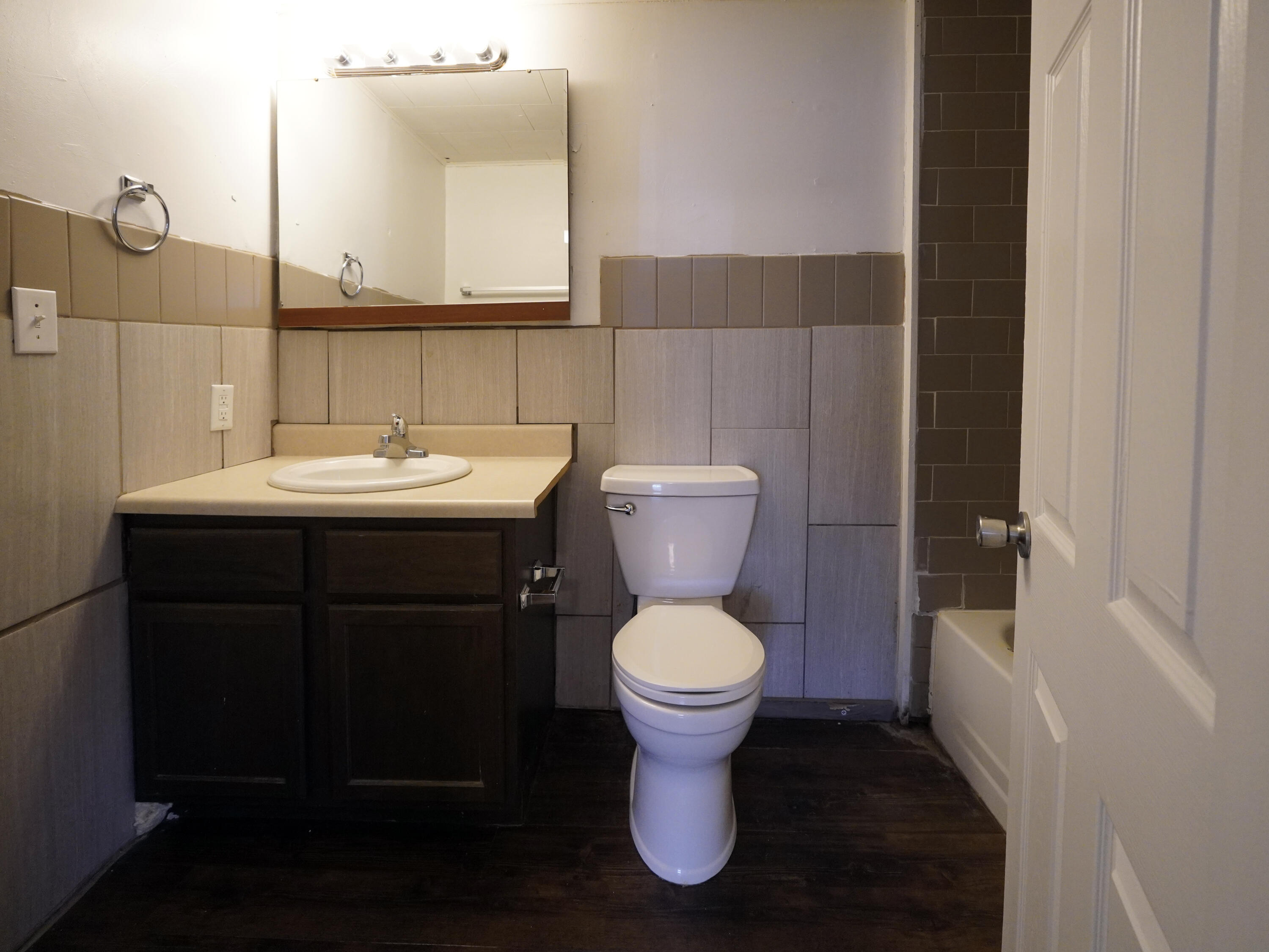 801 South Newton Avenue Property Photo 20