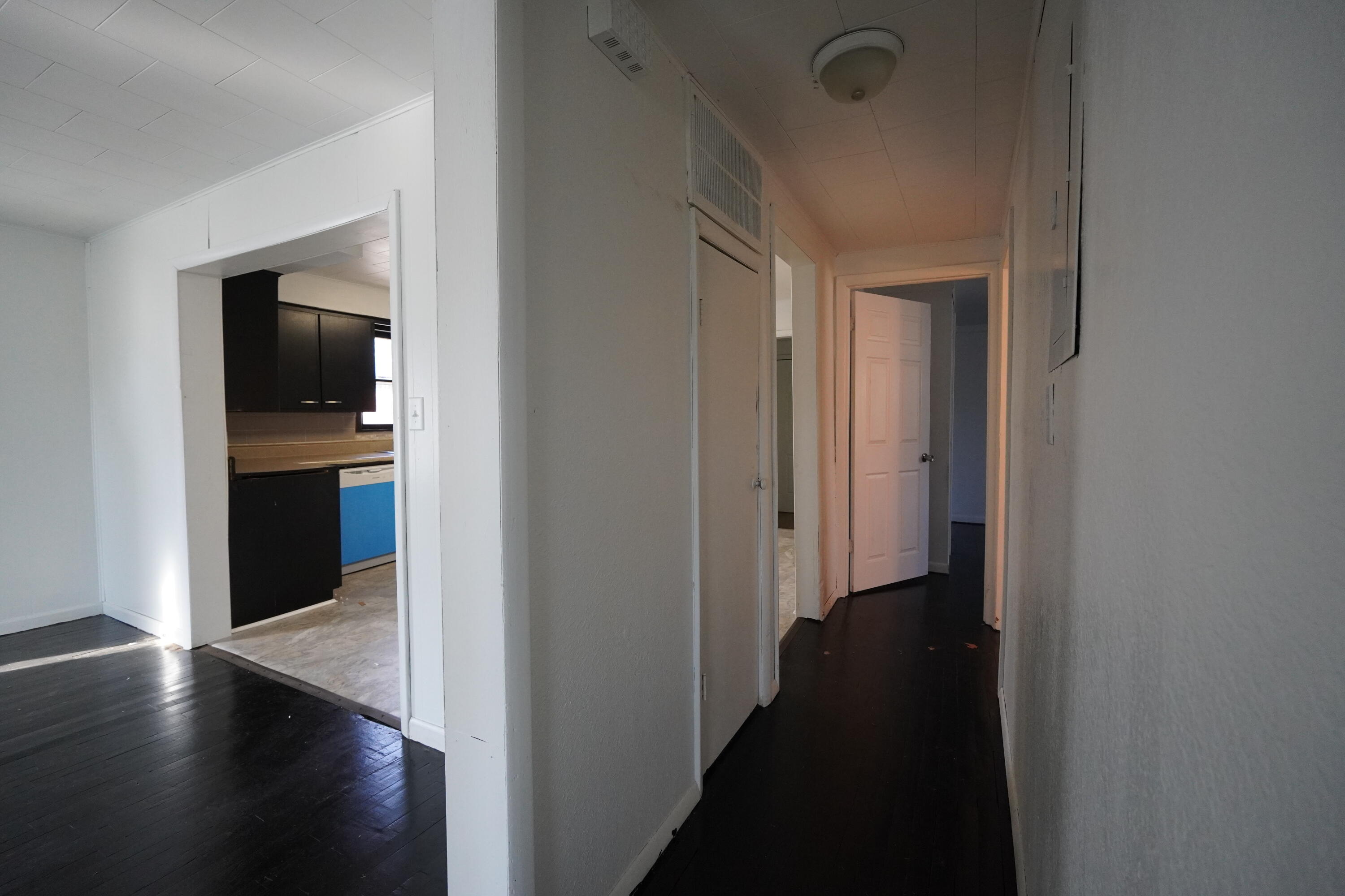 801 South Newton Avenue Property Photo 23