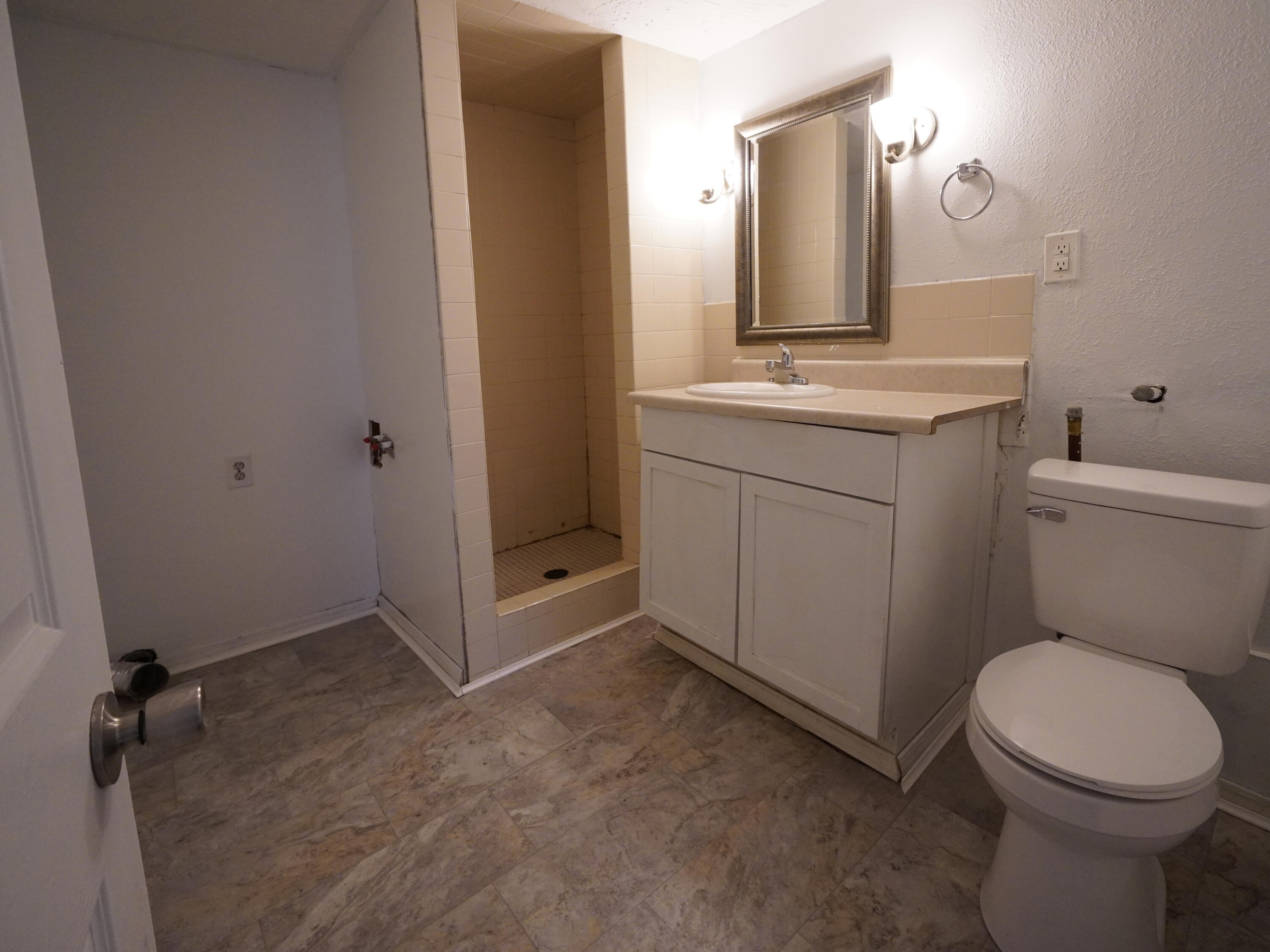 801 South Newton Avenue Property Photo 24