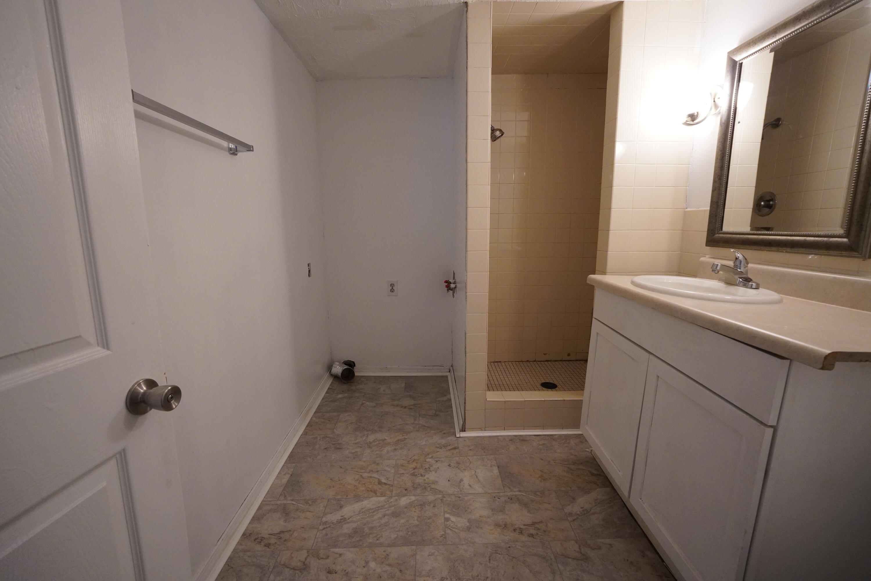 801 South Newton Avenue Property Photo 25