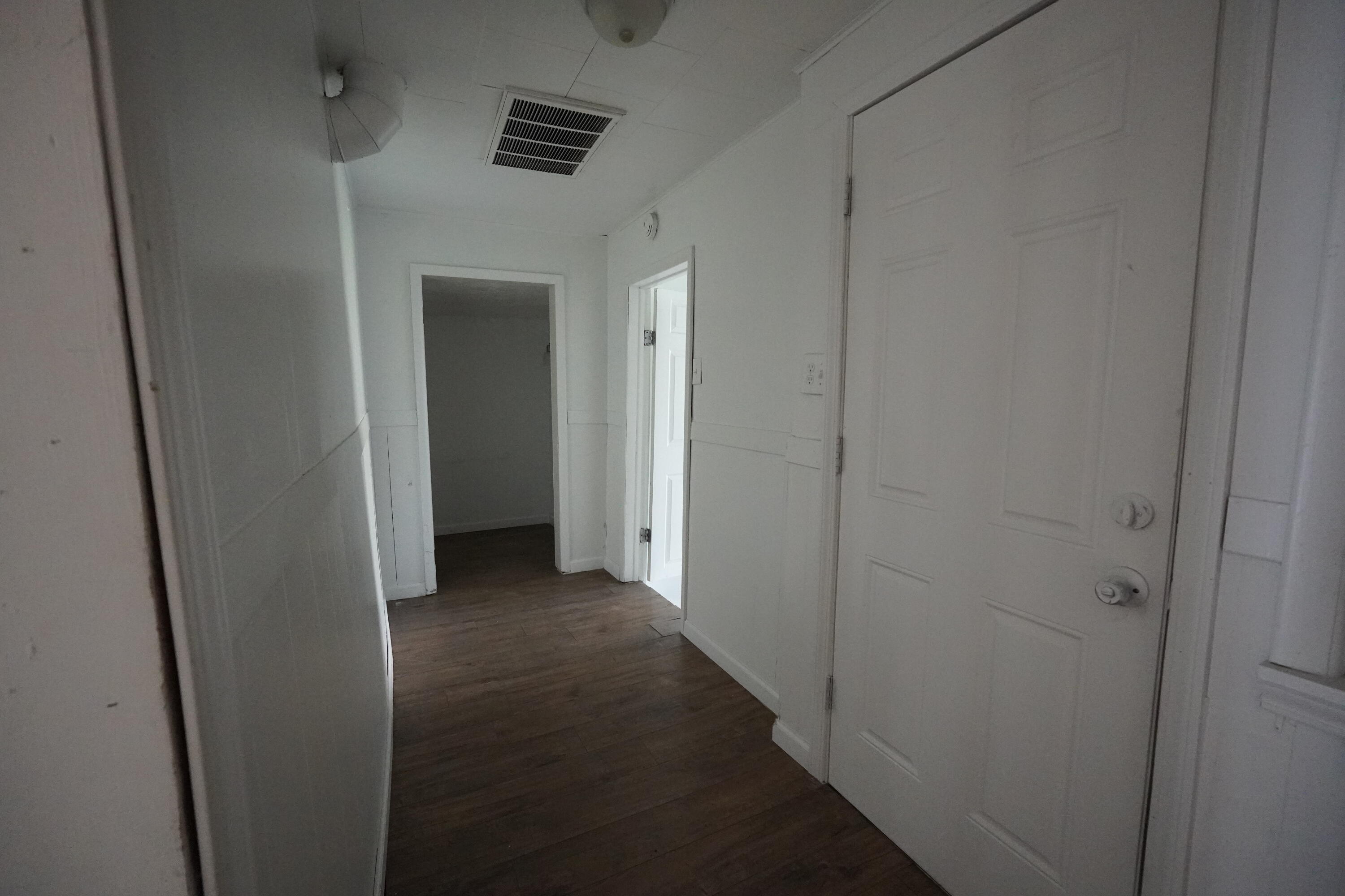 801 South Newton Avenue Property Photo 30