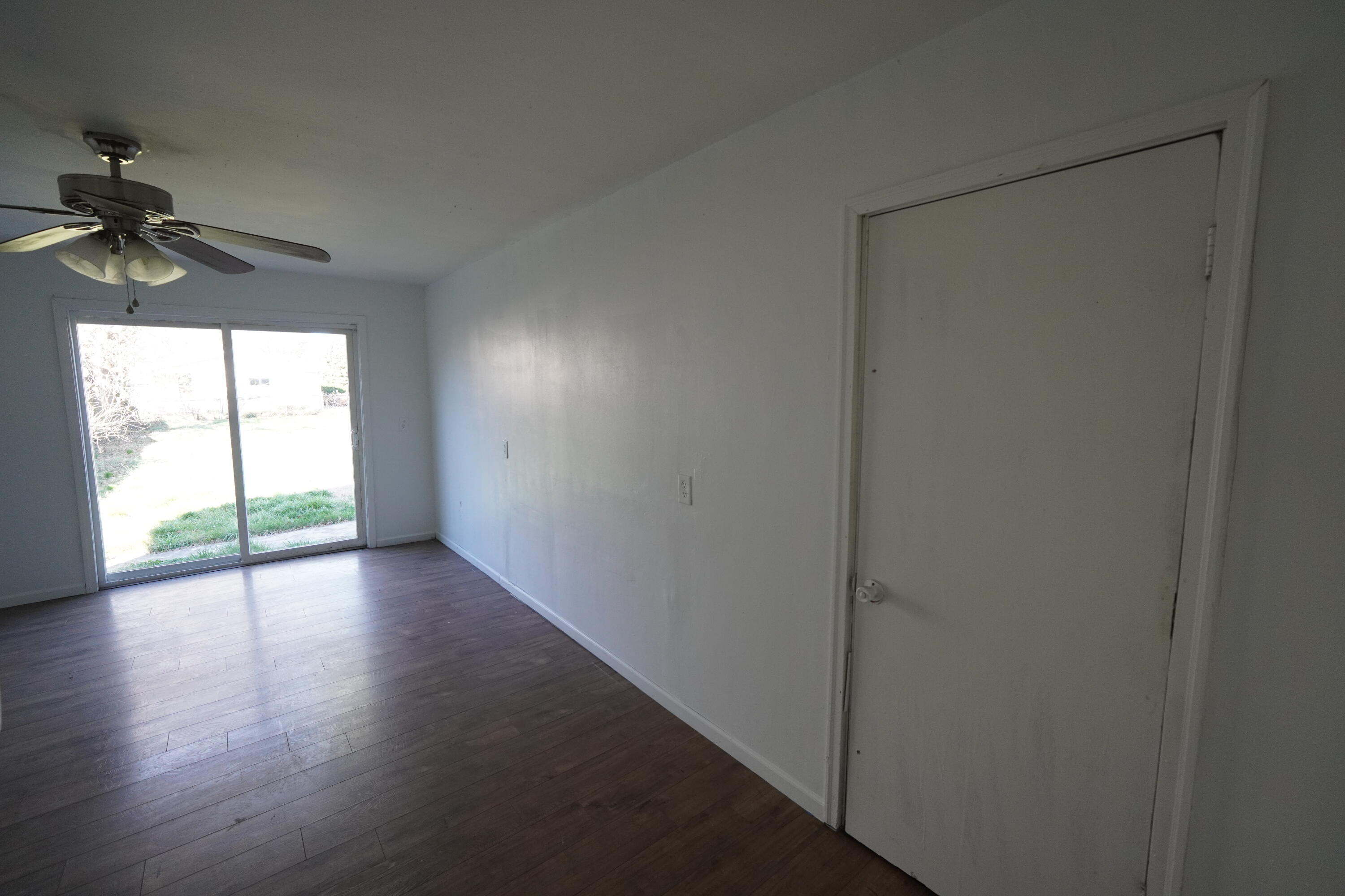 801 South Newton Avenue Property Photo 32