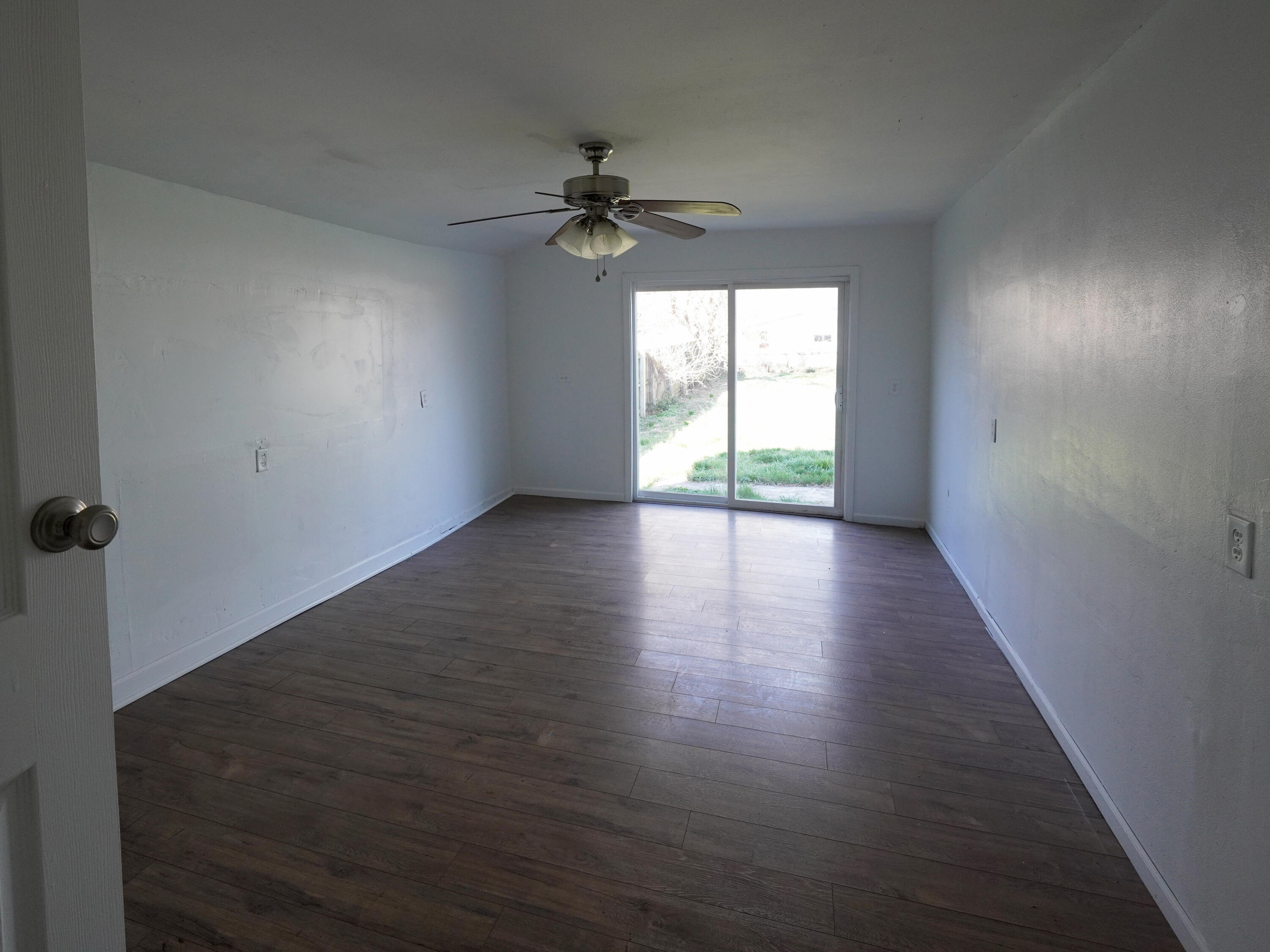 801 South Newton Avenue Property Photo 33