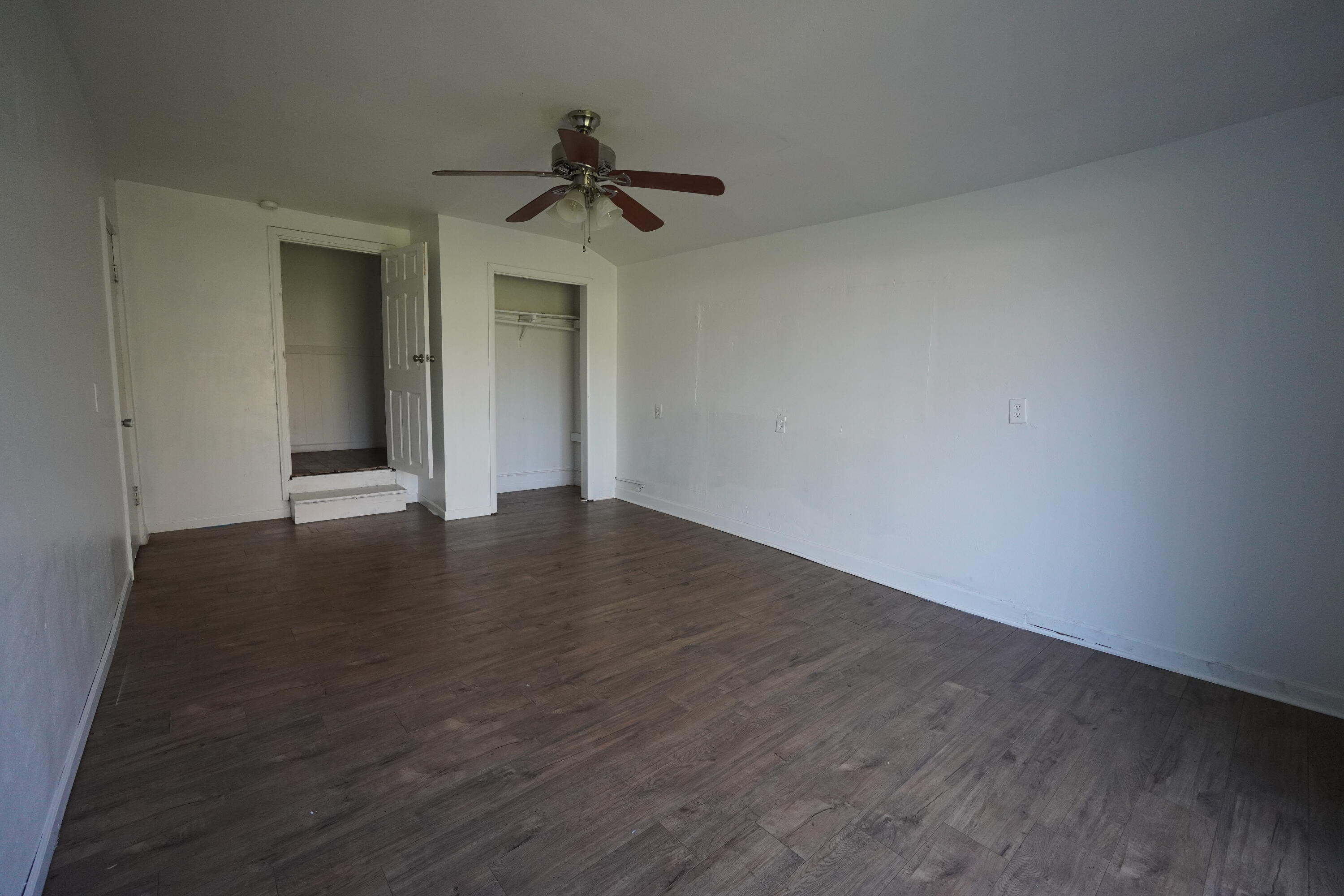 801 South Newton Avenue Property Photo 34