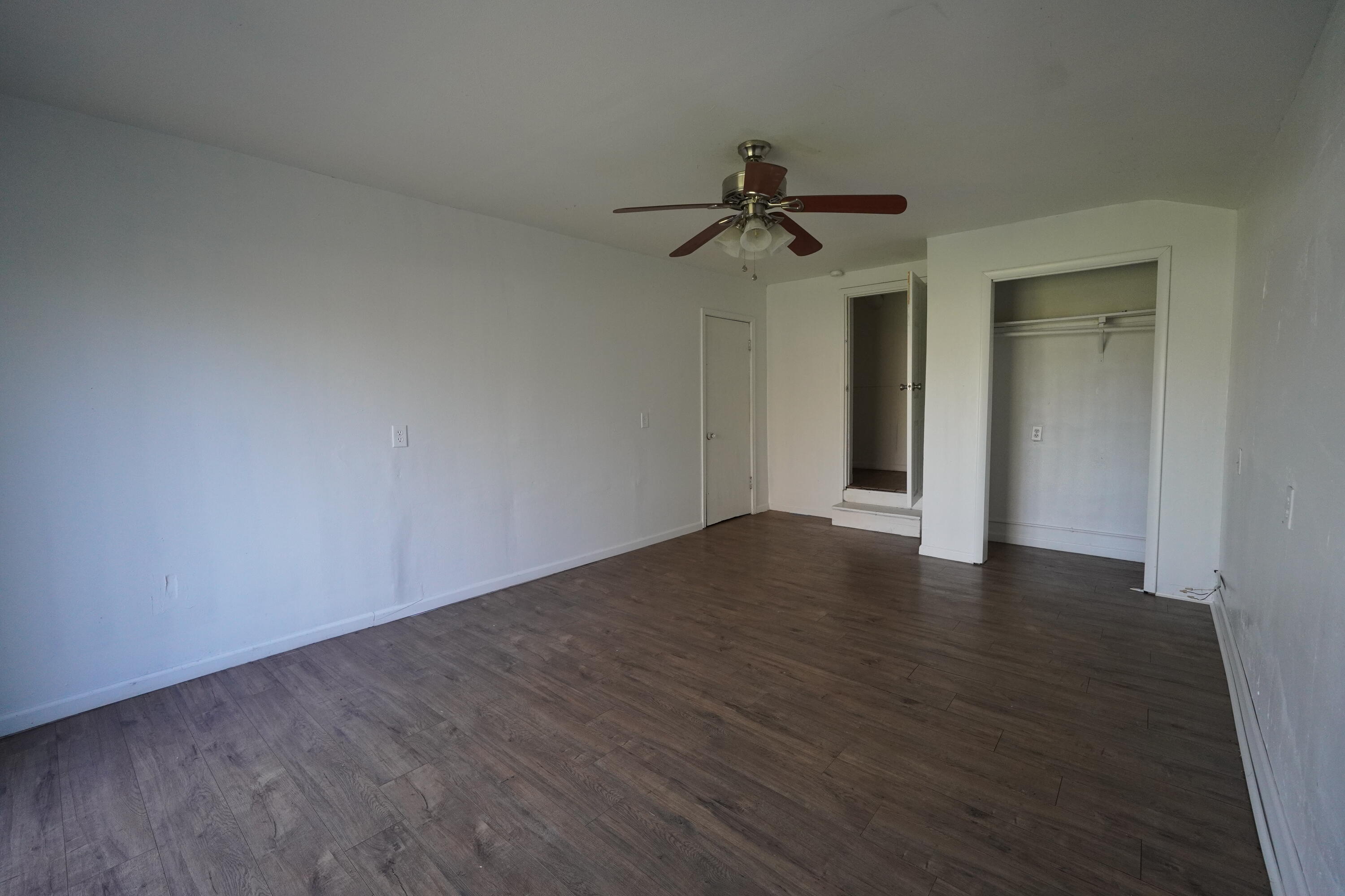 801 South Newton Avenue Property Photo 35