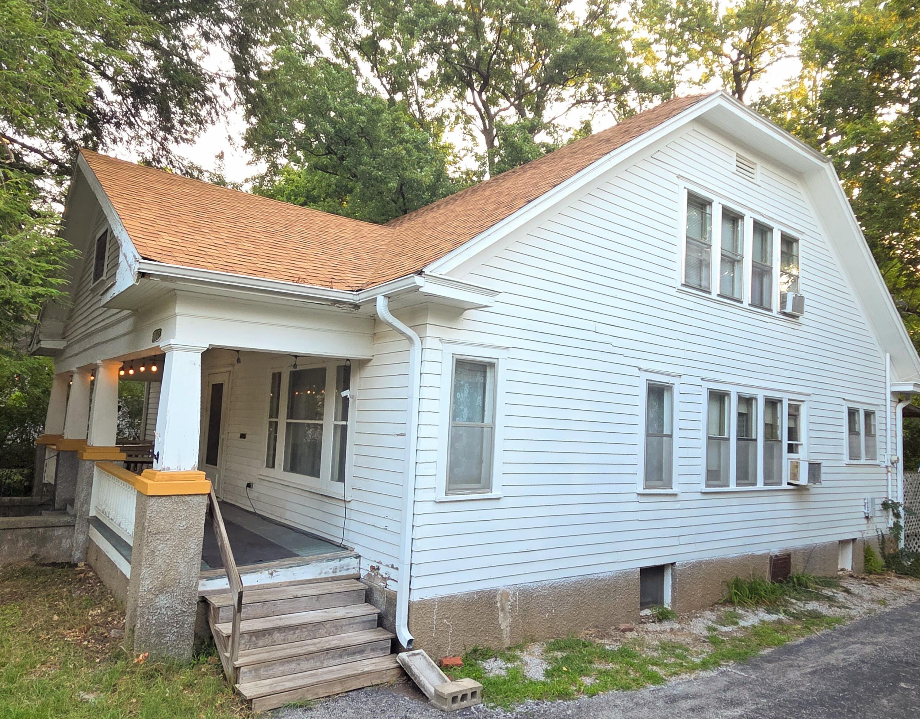 1106 South Florence Avenue Property Photo 5