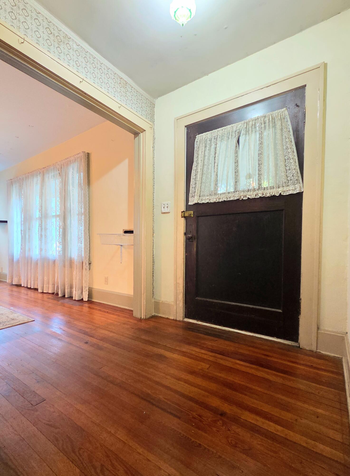 1106 South Florence Avenue Property Photo 17