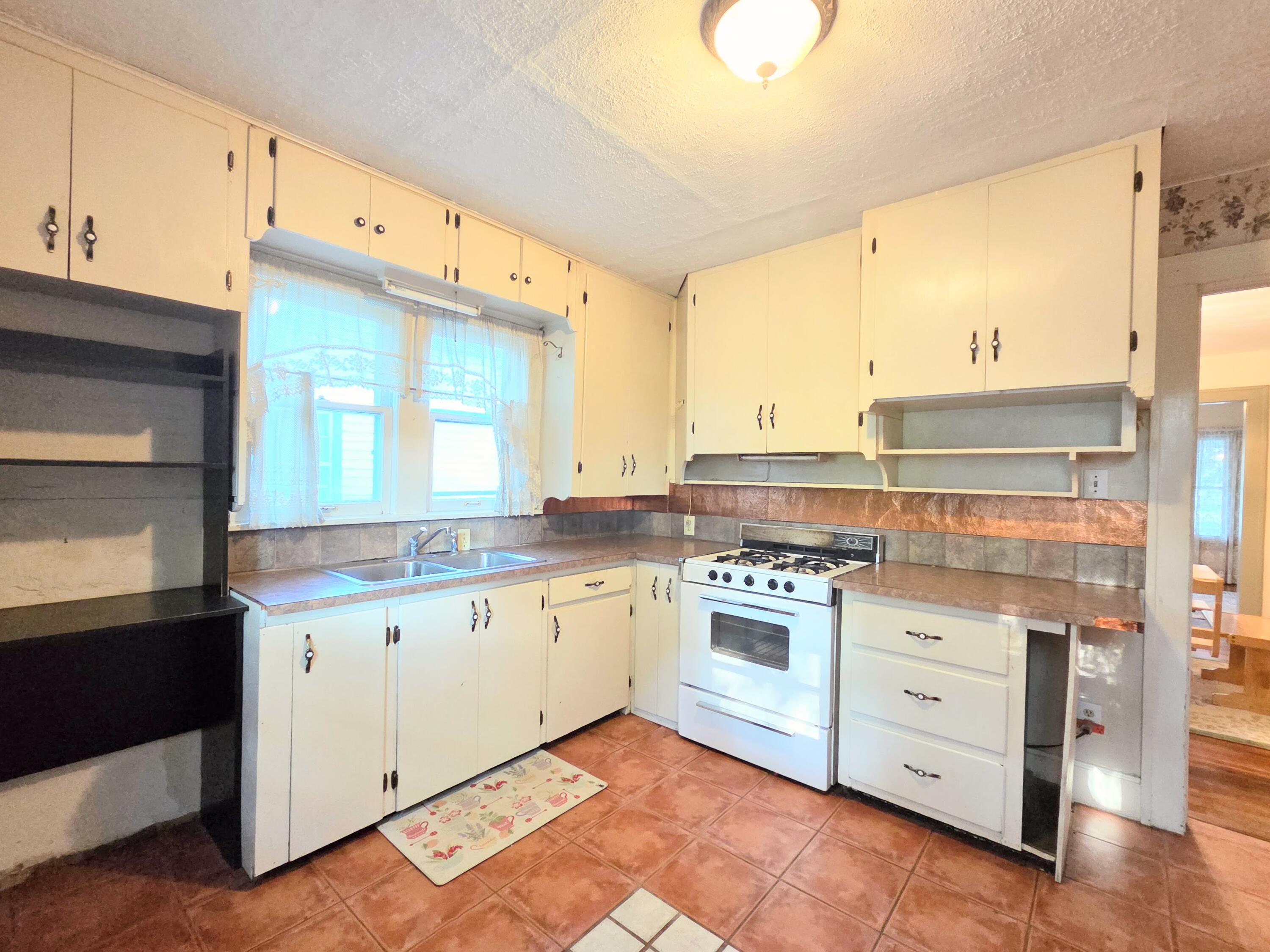 1106 South Florence Avenue Property Photo 29