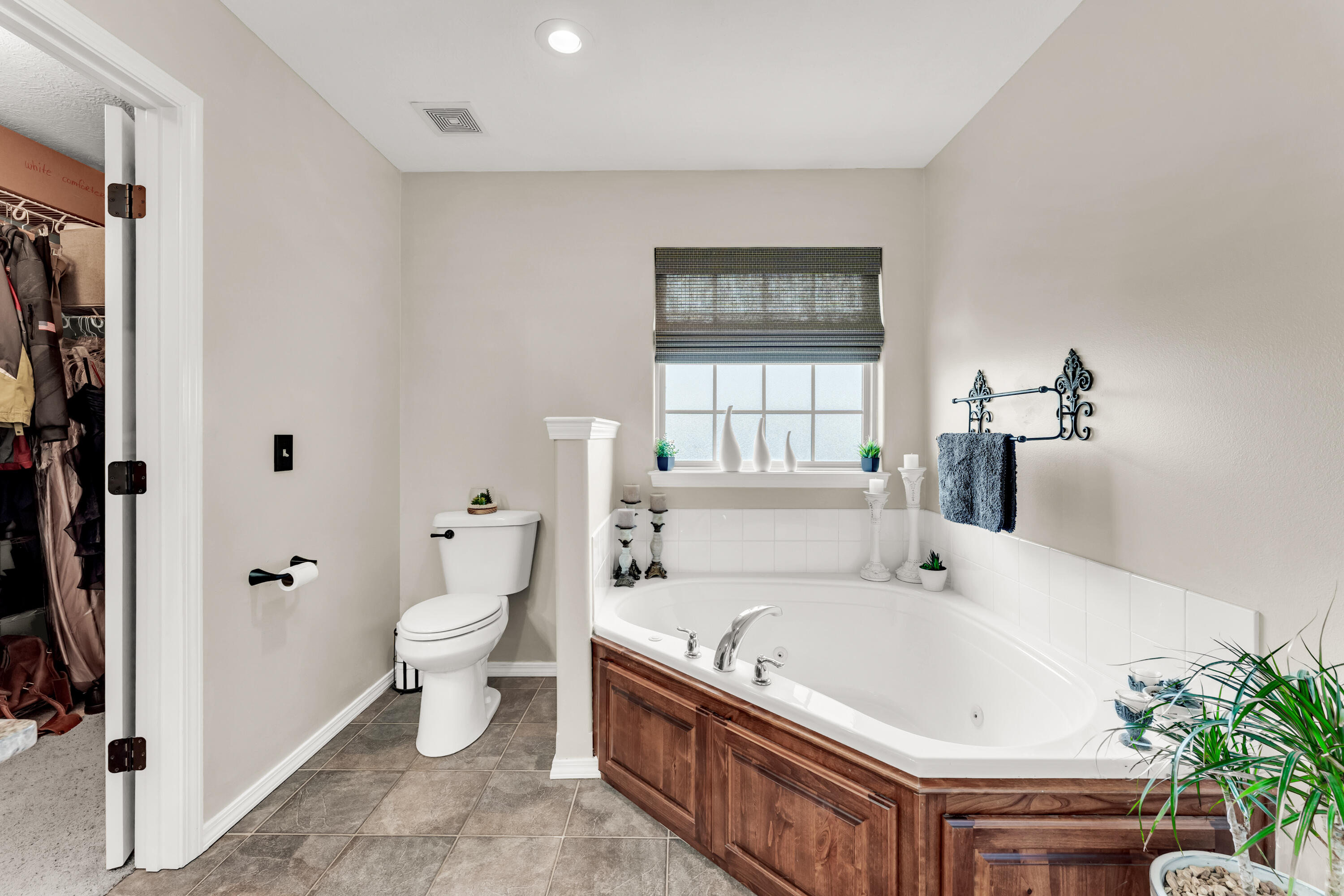 260 North Ladera Drive Property Photo 15