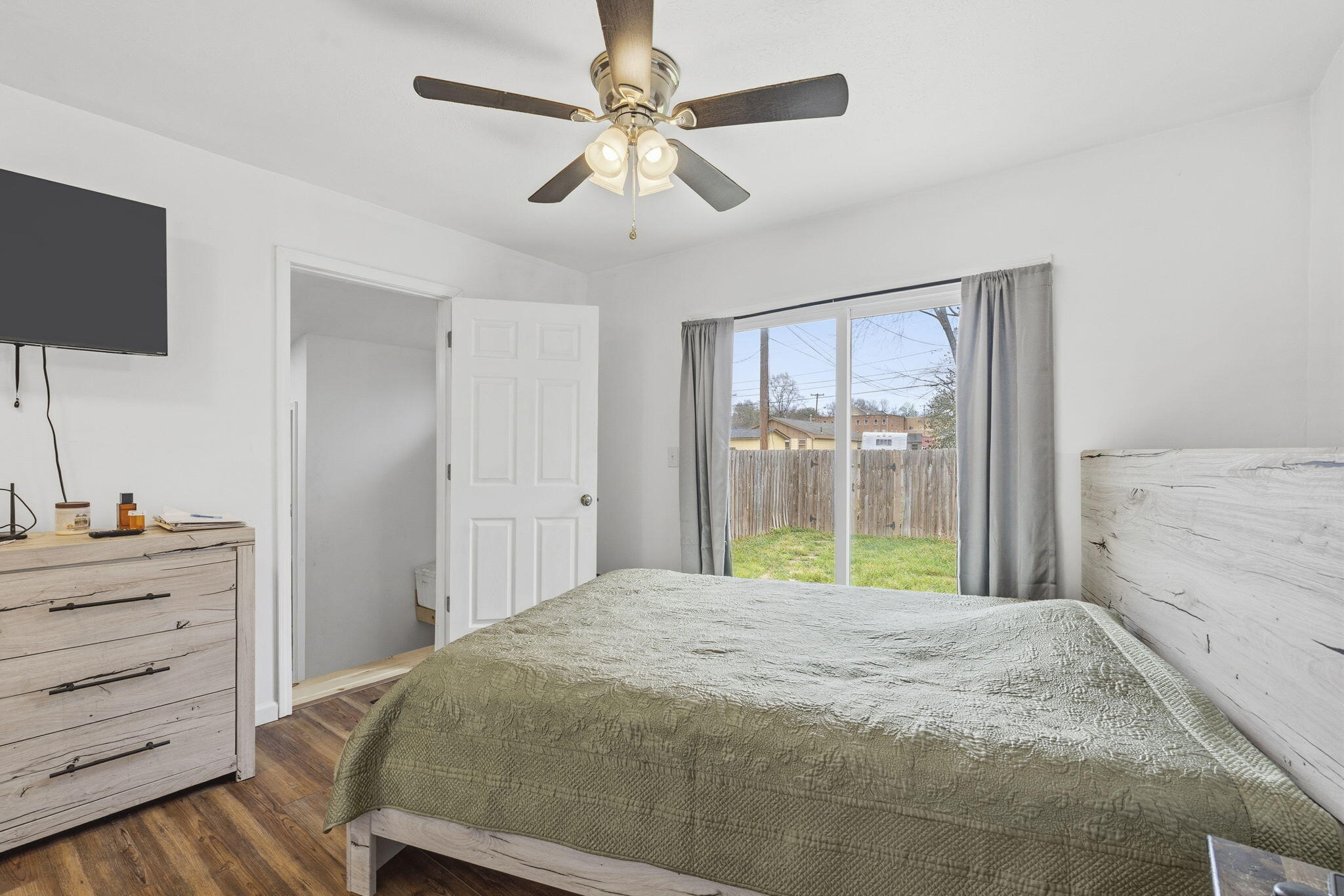 910 South Nettleton Avenue Property Photo 13