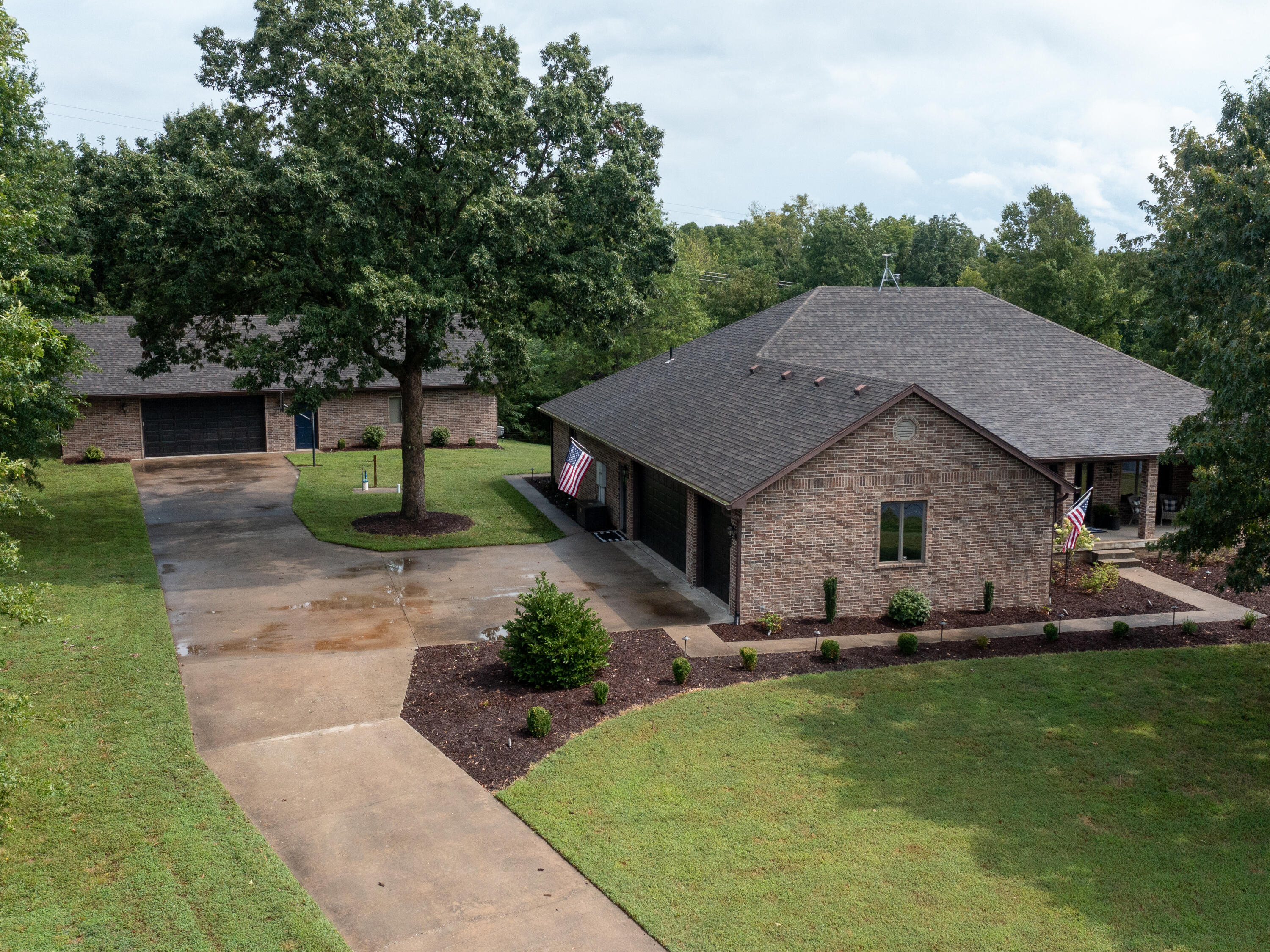 28410 Stone Ridge Circle Property Photo 3