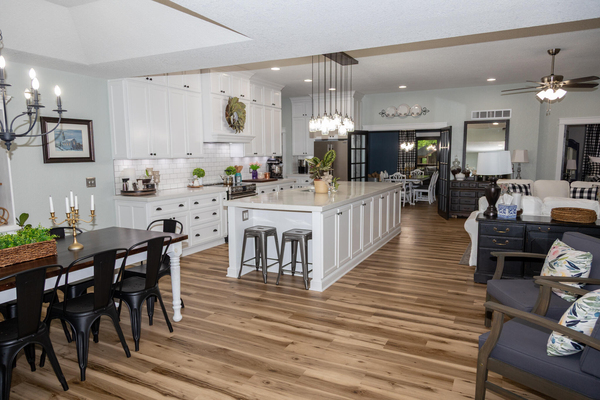 28410 Stone Ridge Circle Property Photo 4