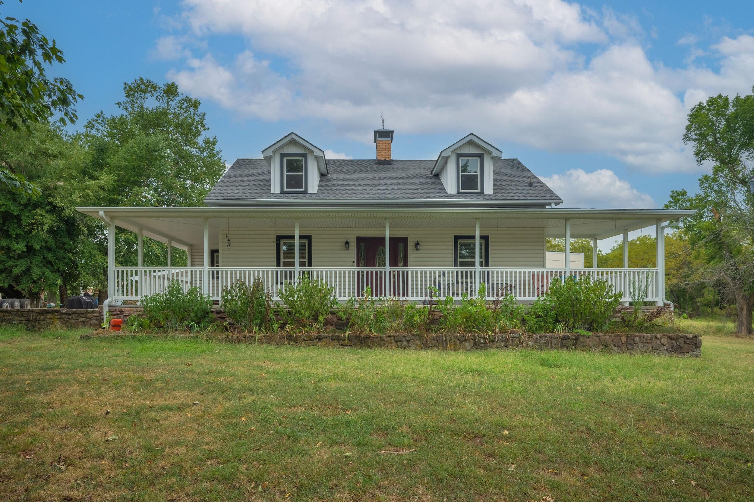 25327 Central Avenue Property Photo 1
