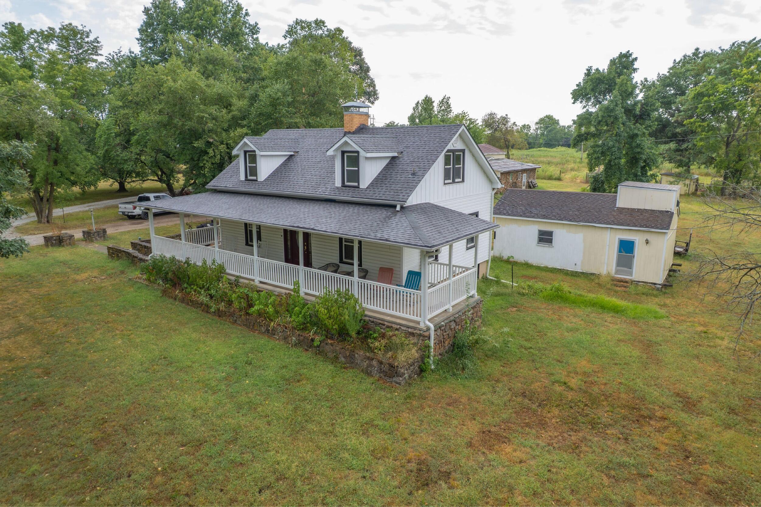 25327 Central Avenue Property Photo 3
