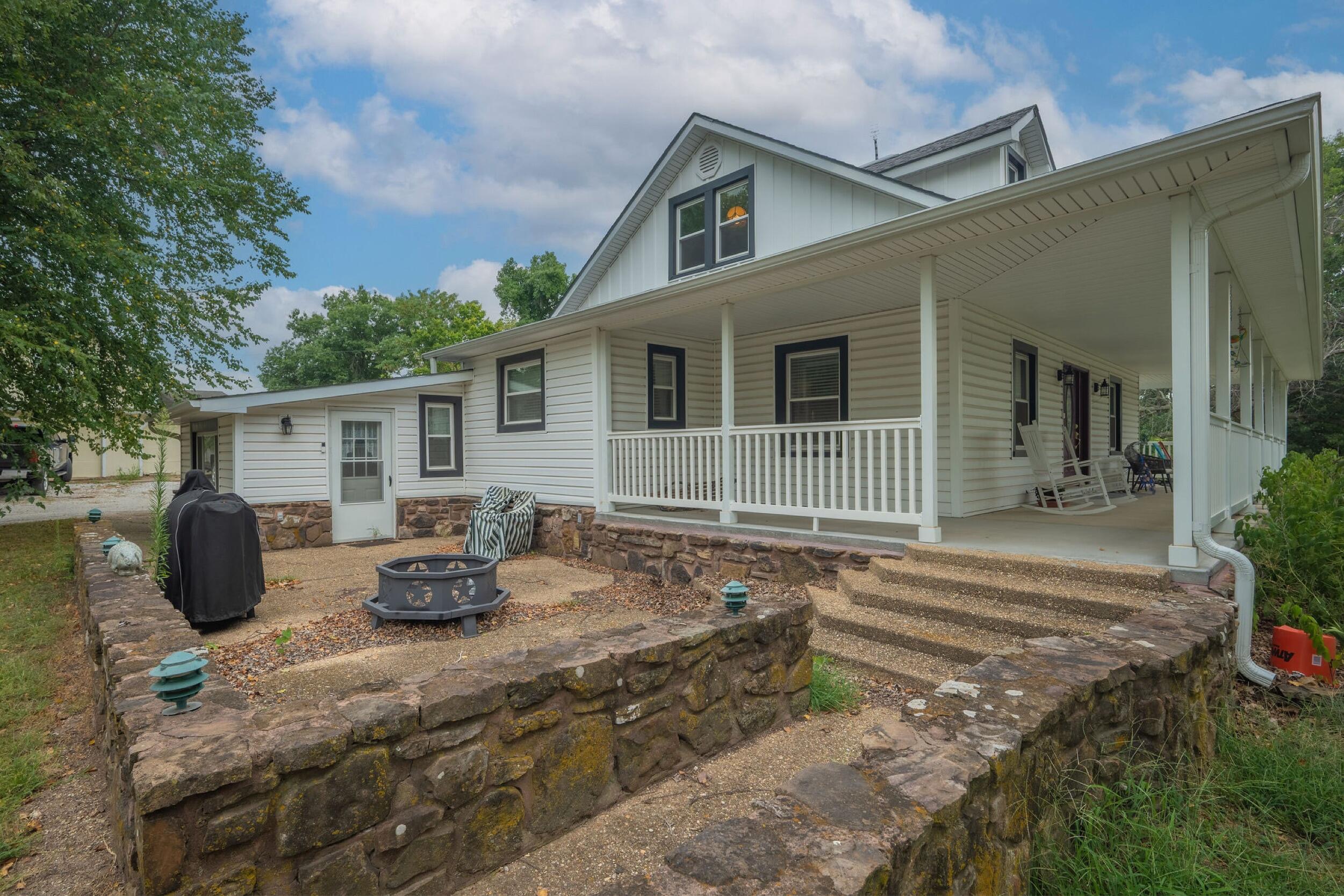 25327 Central Avenue Property Photo 4