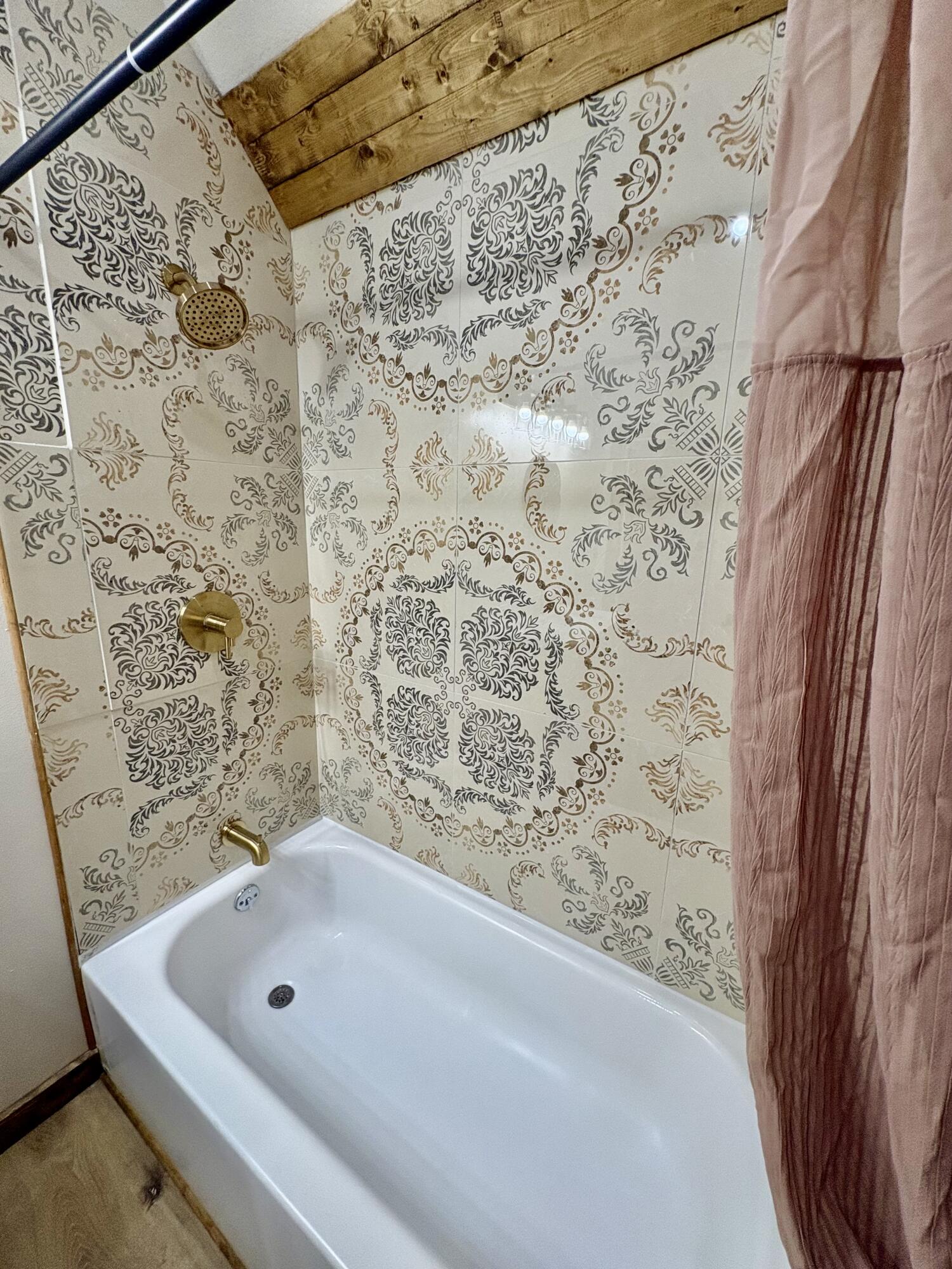 306 East 17th Street Property Photo 18