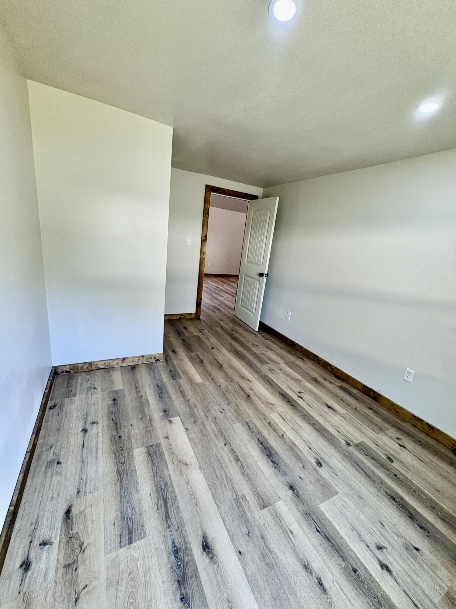 306 East 17th Street Property Photo 25