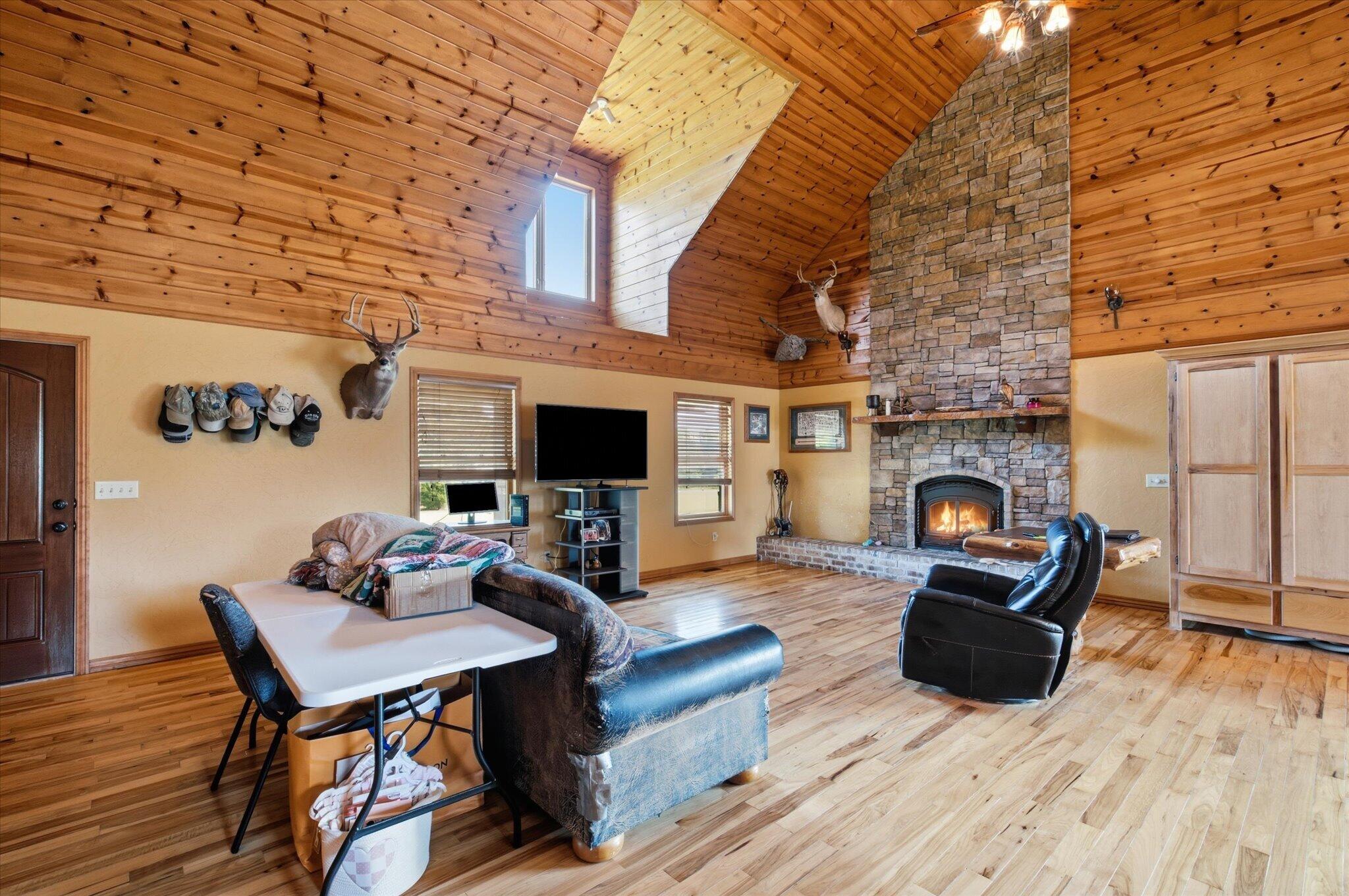 195 Meadow Hill Lane Property Photo 8