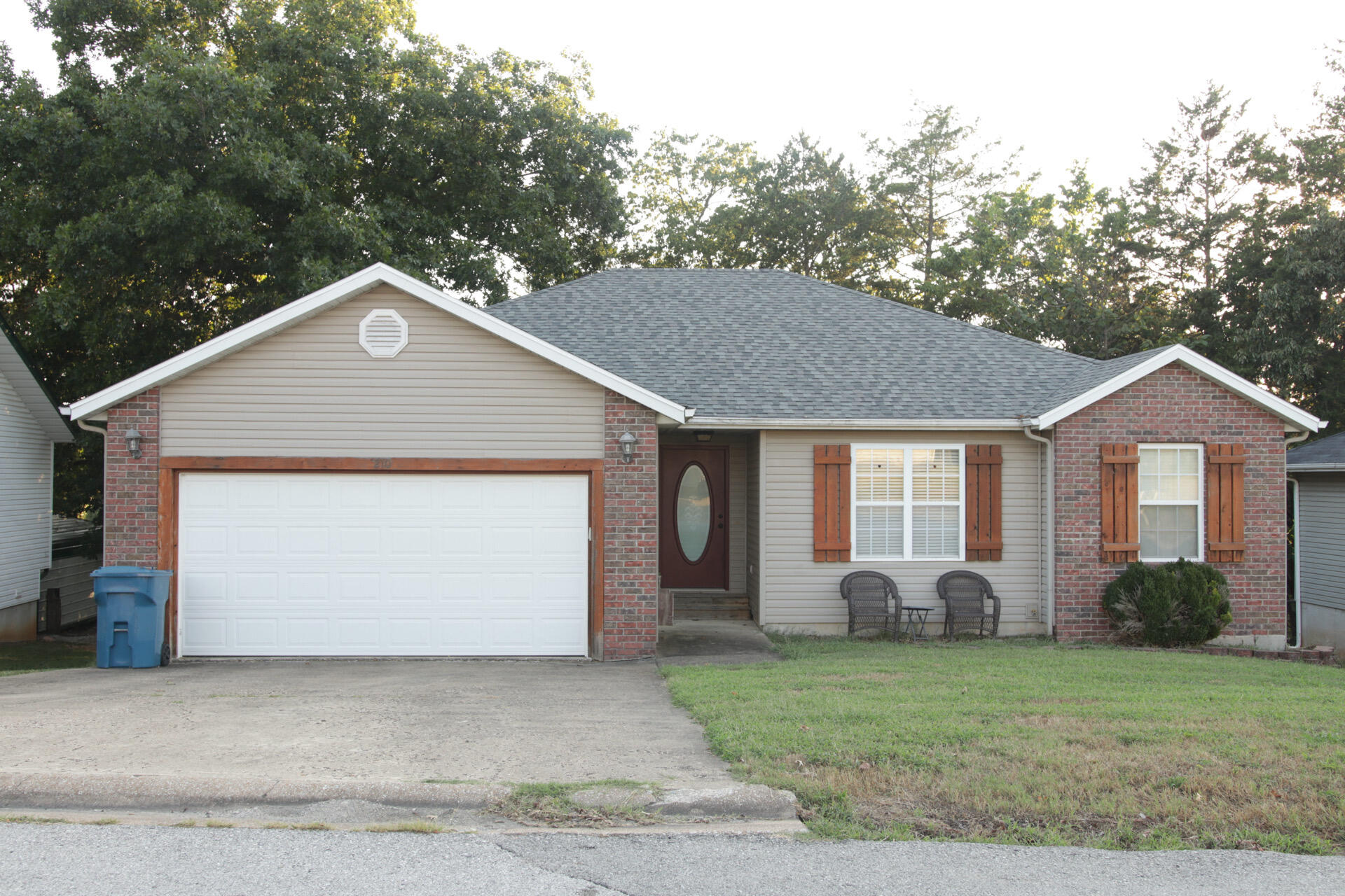 210 Eagle Drive Property Photo 1