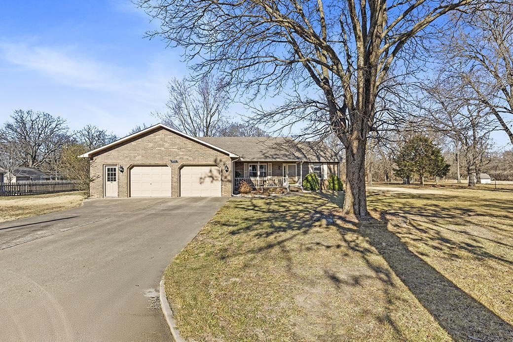 3711 Silver Creek Road Property Photo 1