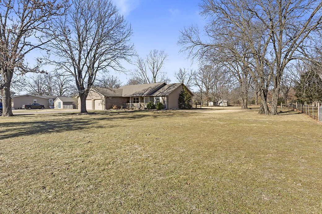 3711 Silver Creek Road Property Photo 3