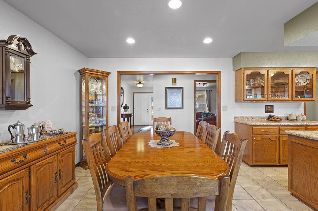 3711 Silver Creek Road Property Photo 9