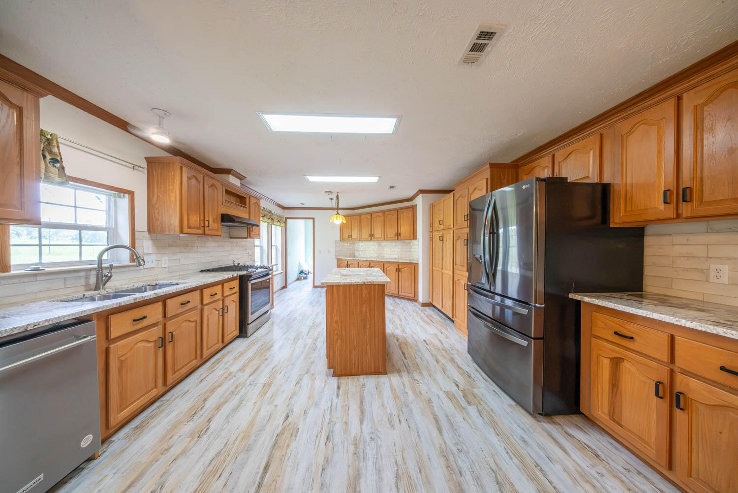 13917 County Road 6910 Property Photo 8