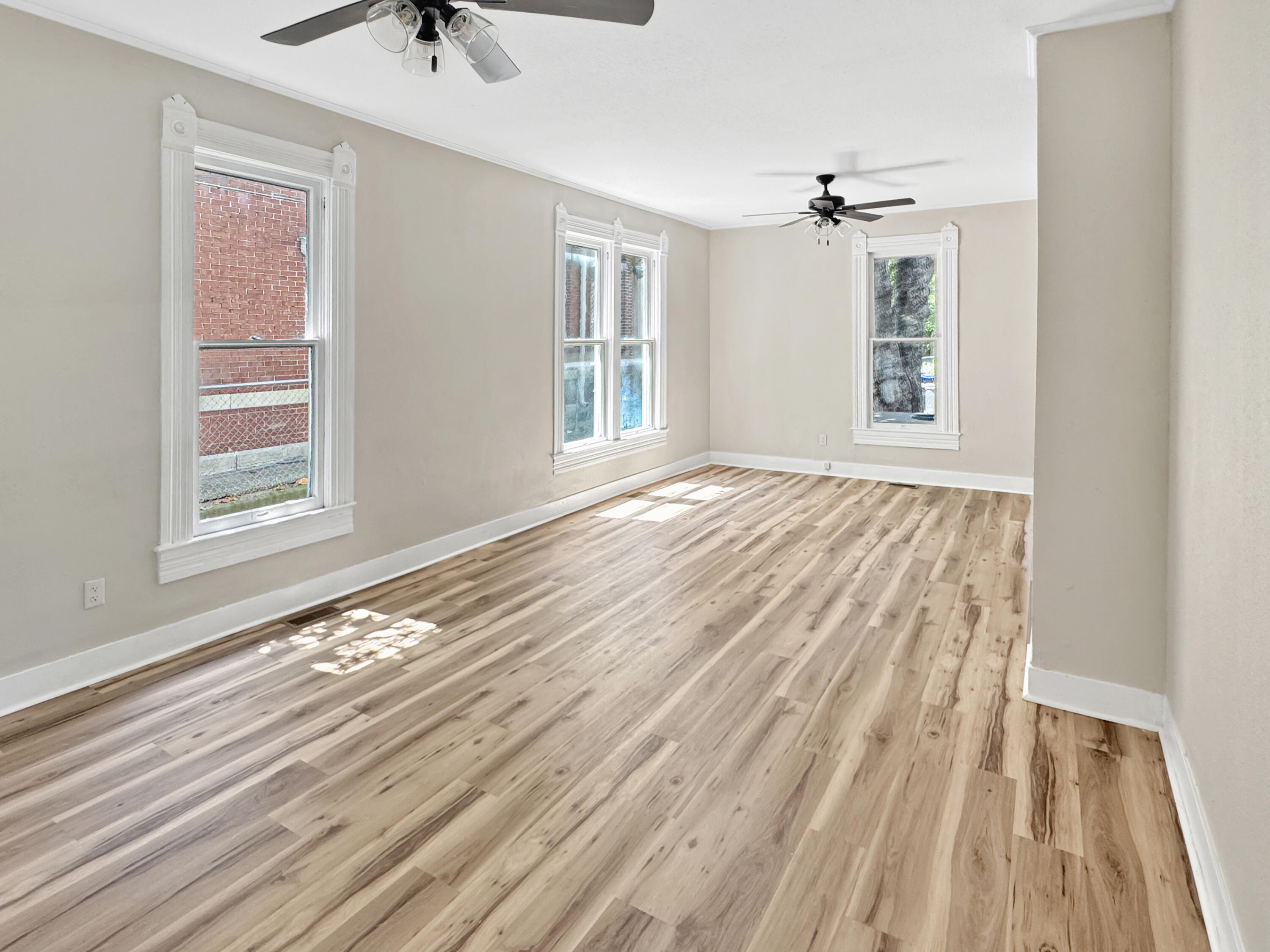 516 South Jackson Avenue Property Photo 3