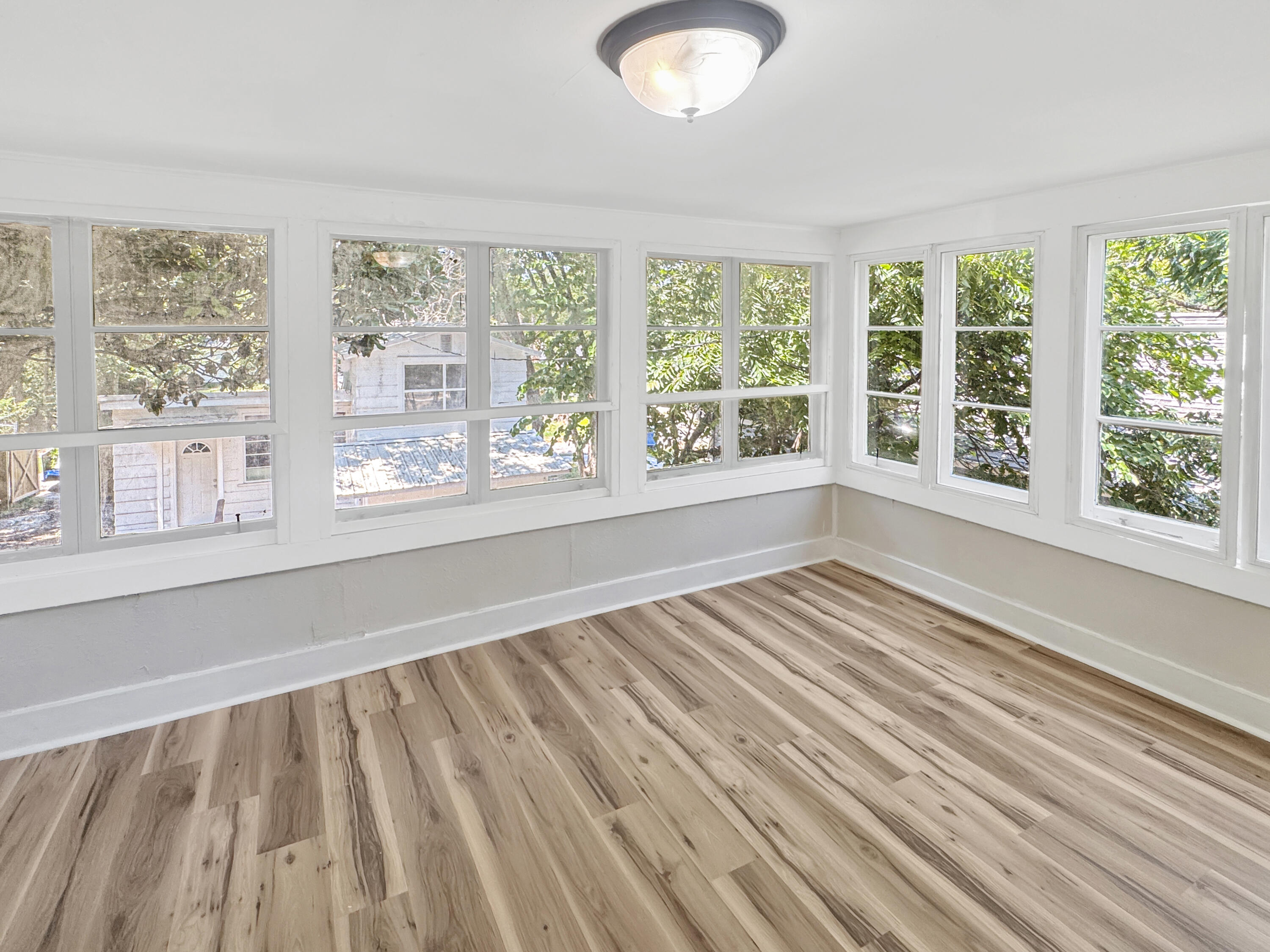 516 South Jackson Avenue Property Photo 8