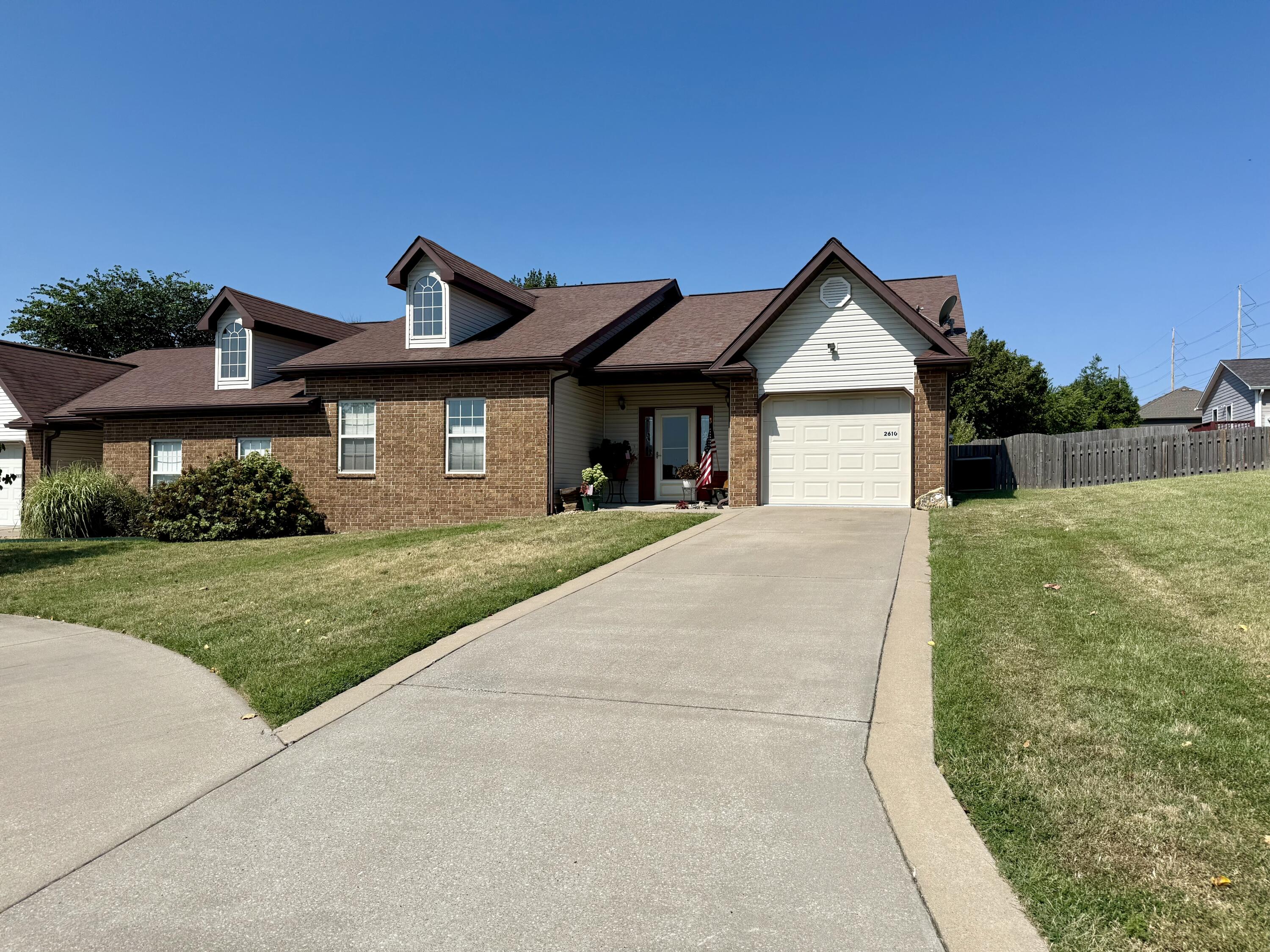 2610 South Adele Avenue Property Photo 1