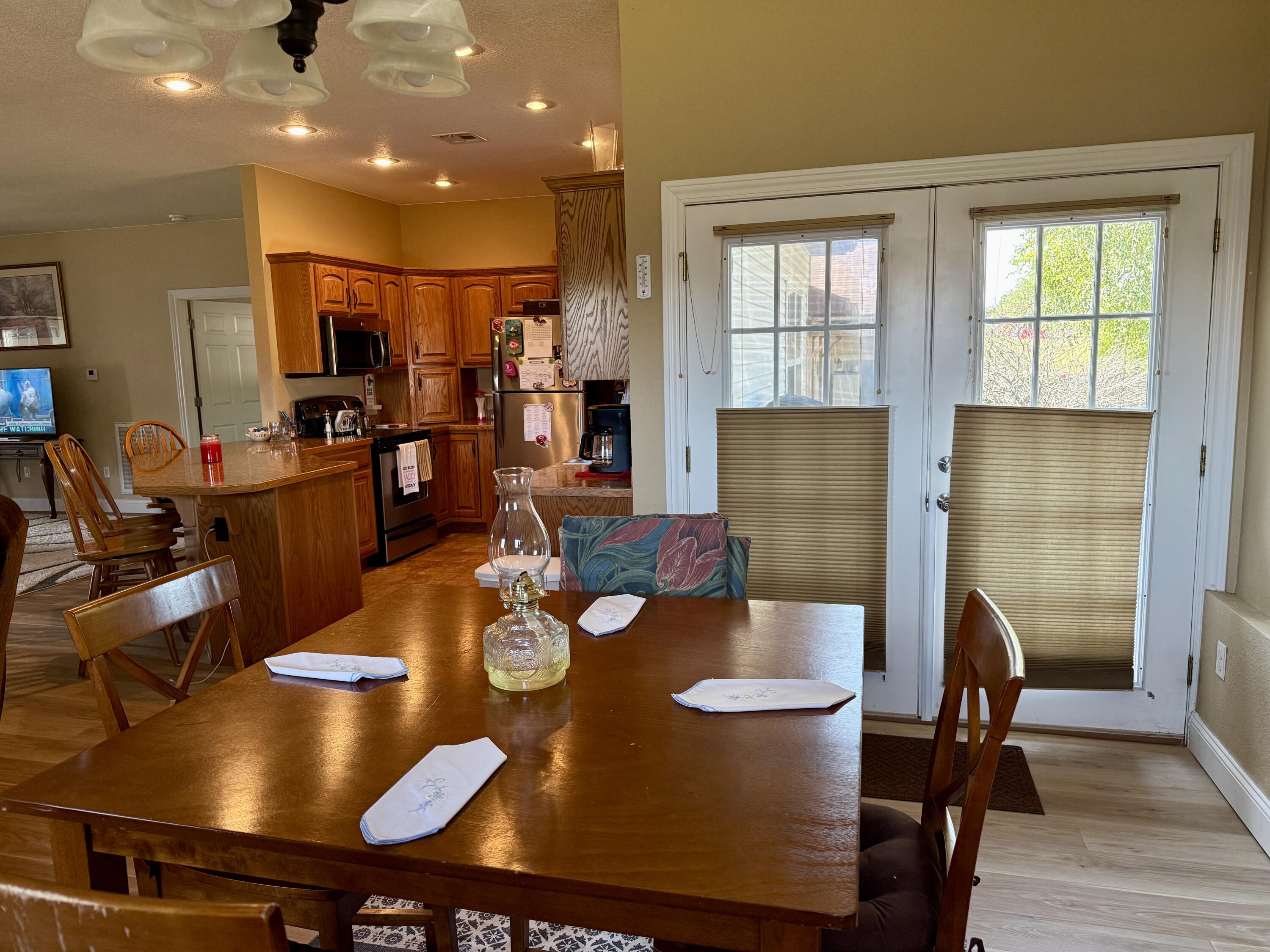 2610 South Adele Avenue Property Photo 6