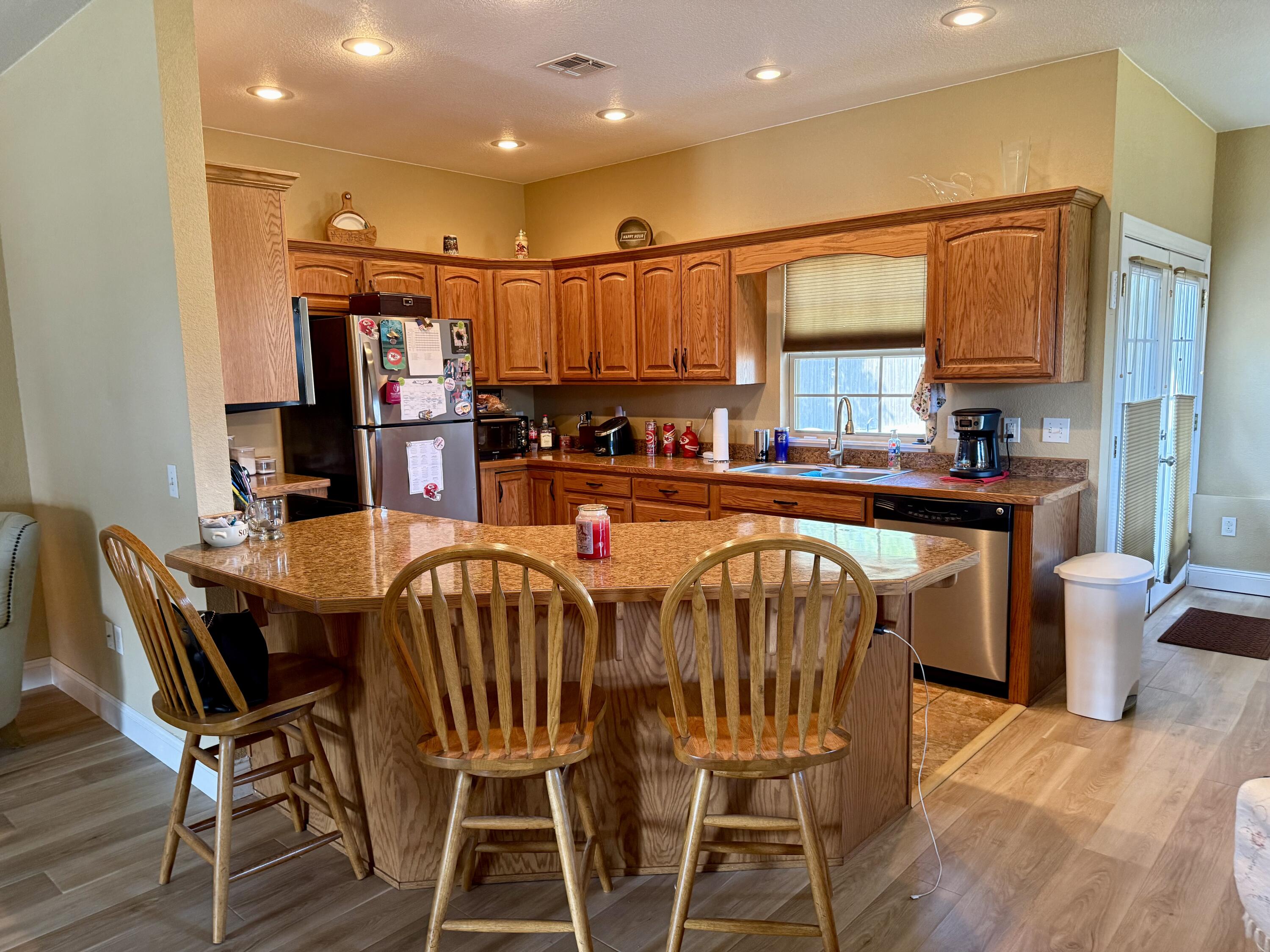 2610 South Adele Avenue Property Photo 8