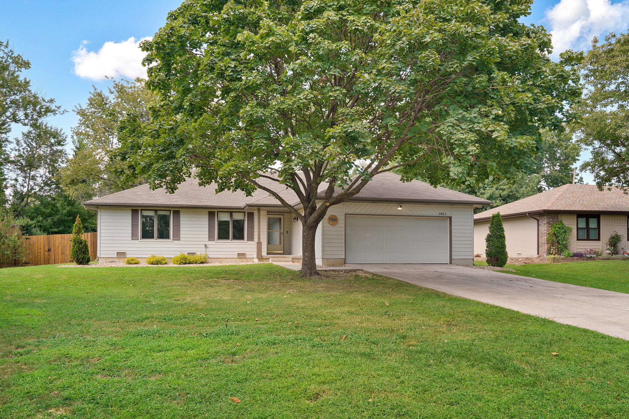 4851 East Weeping Willow Lane Property Photo 1