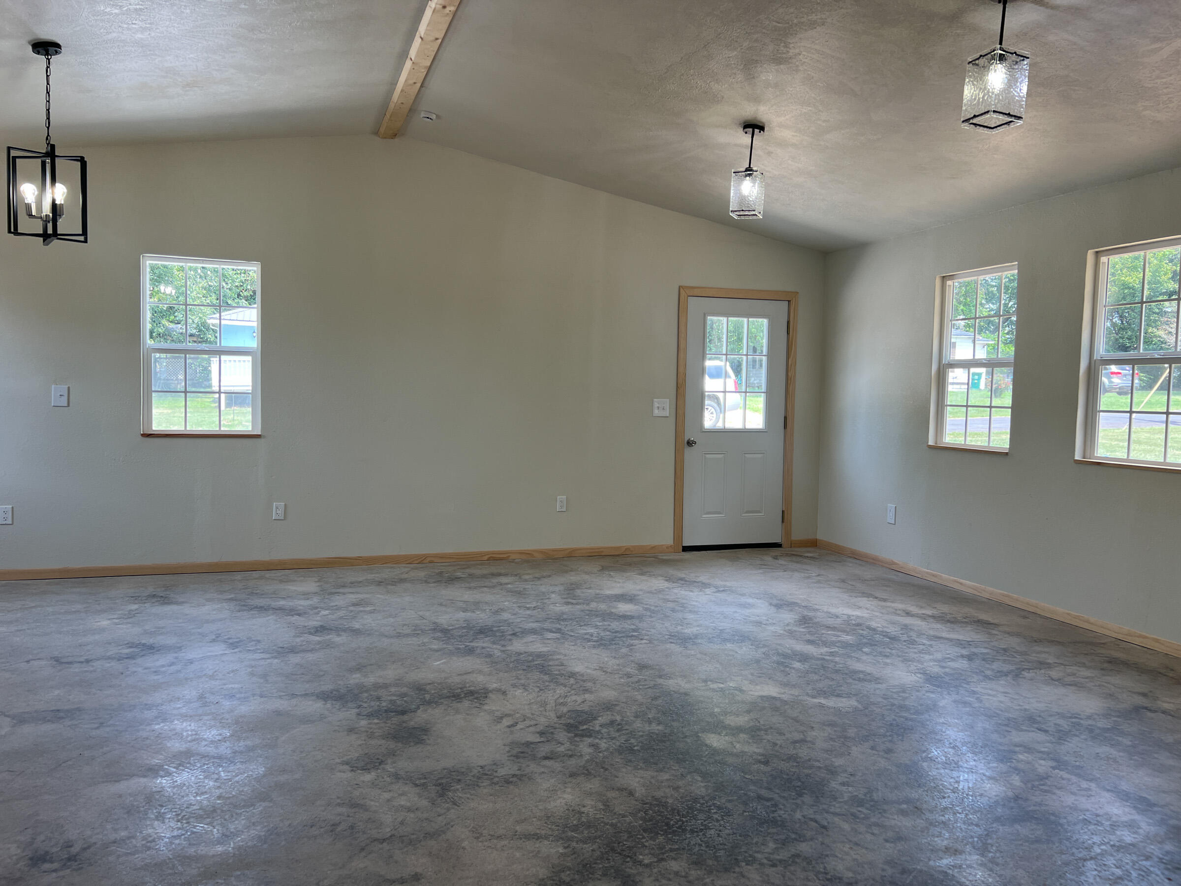 324 West 7th Street Property Photo 9