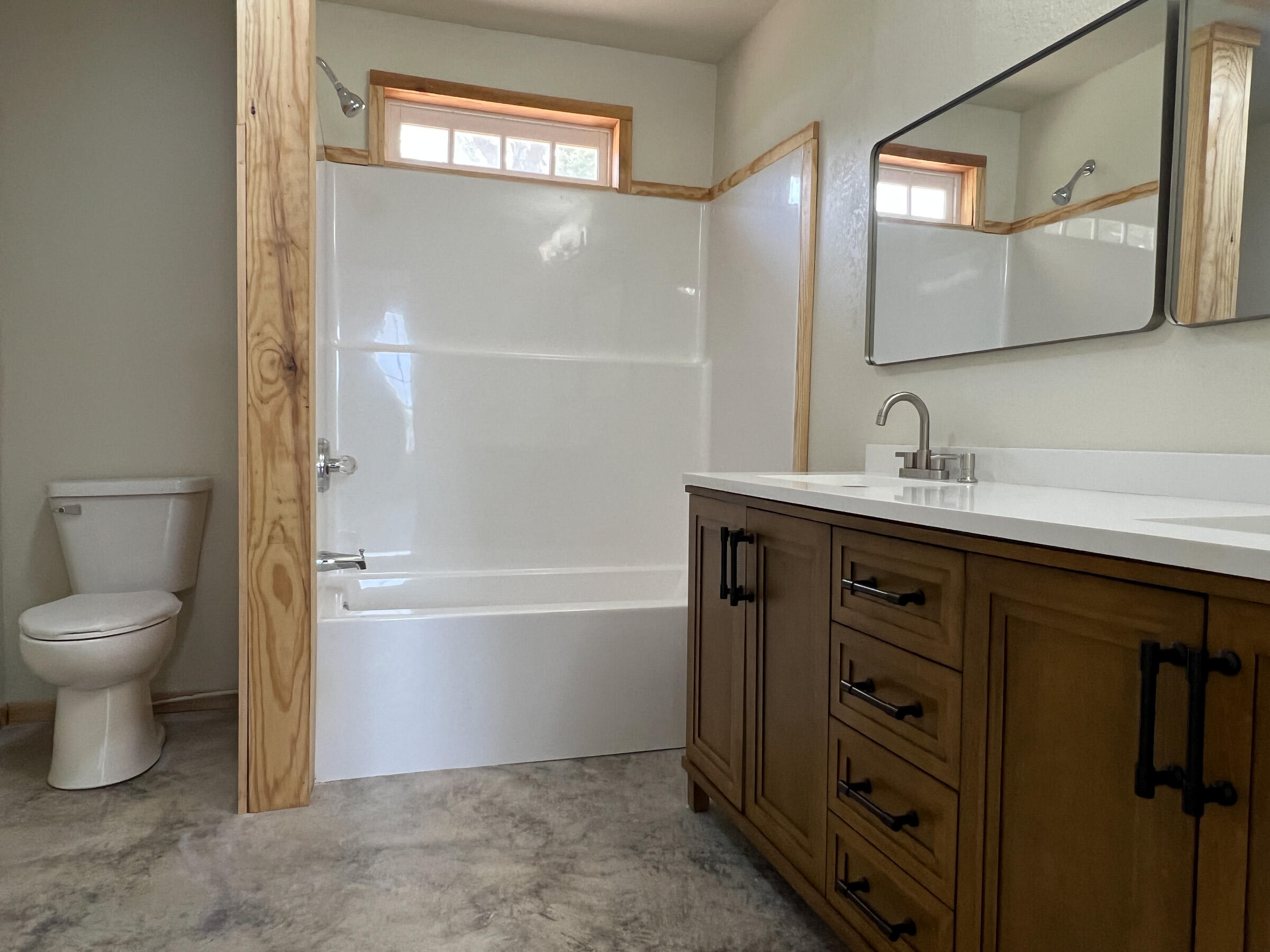 324 West 7th Street Property Photo 12