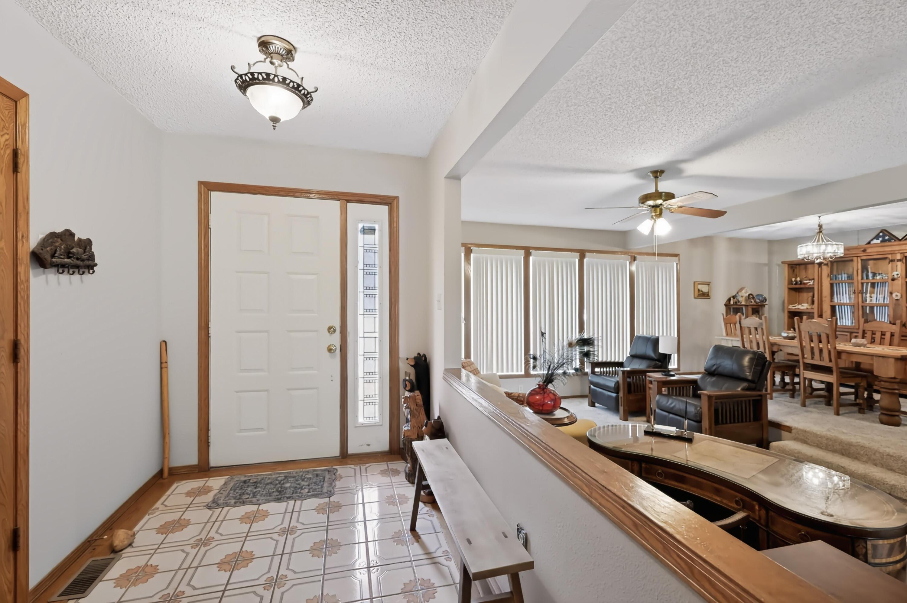 2219 Twin Hills Drive Property Photo 4