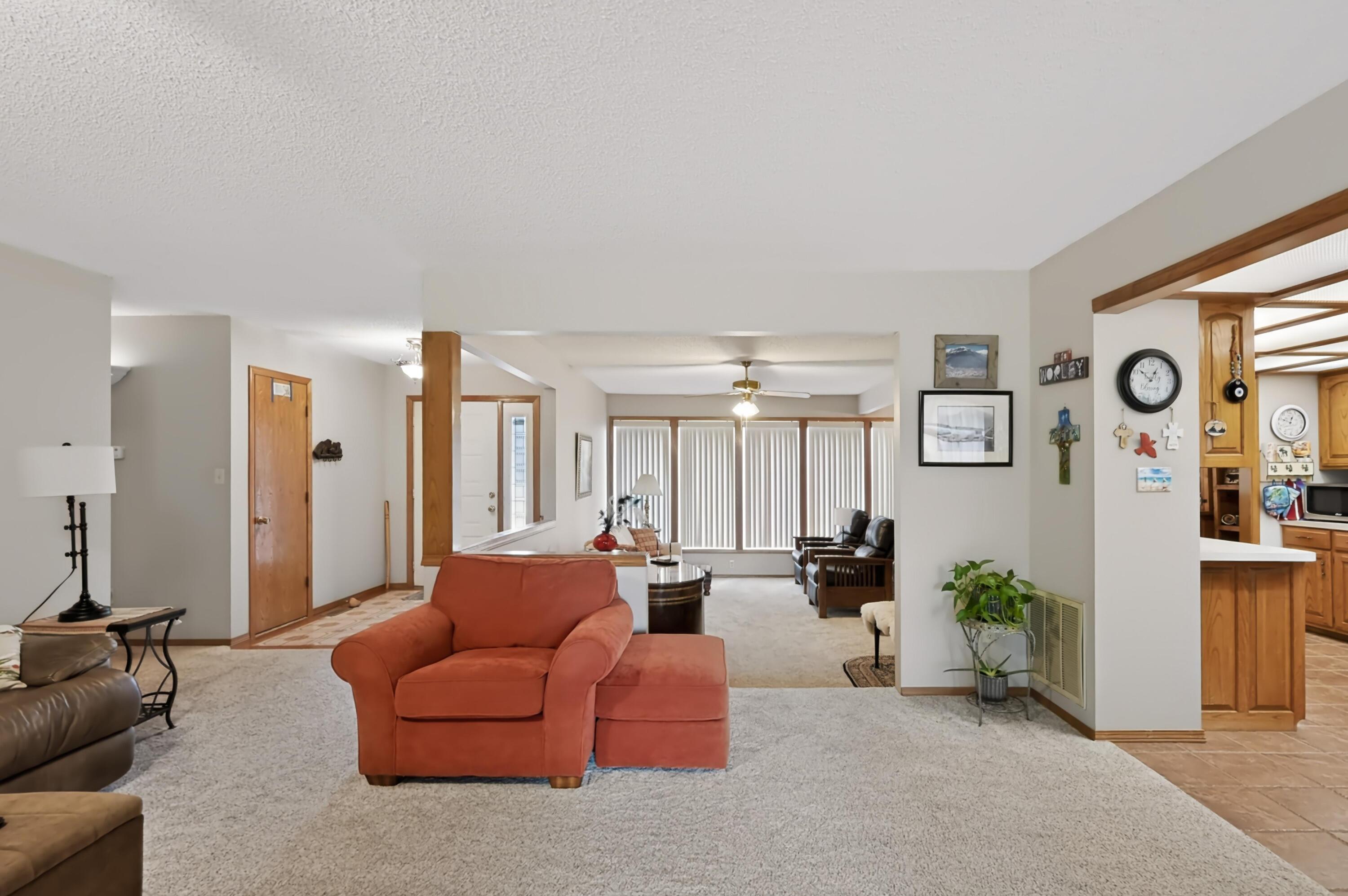 2219 Twin Hills Drive Property Photo 8