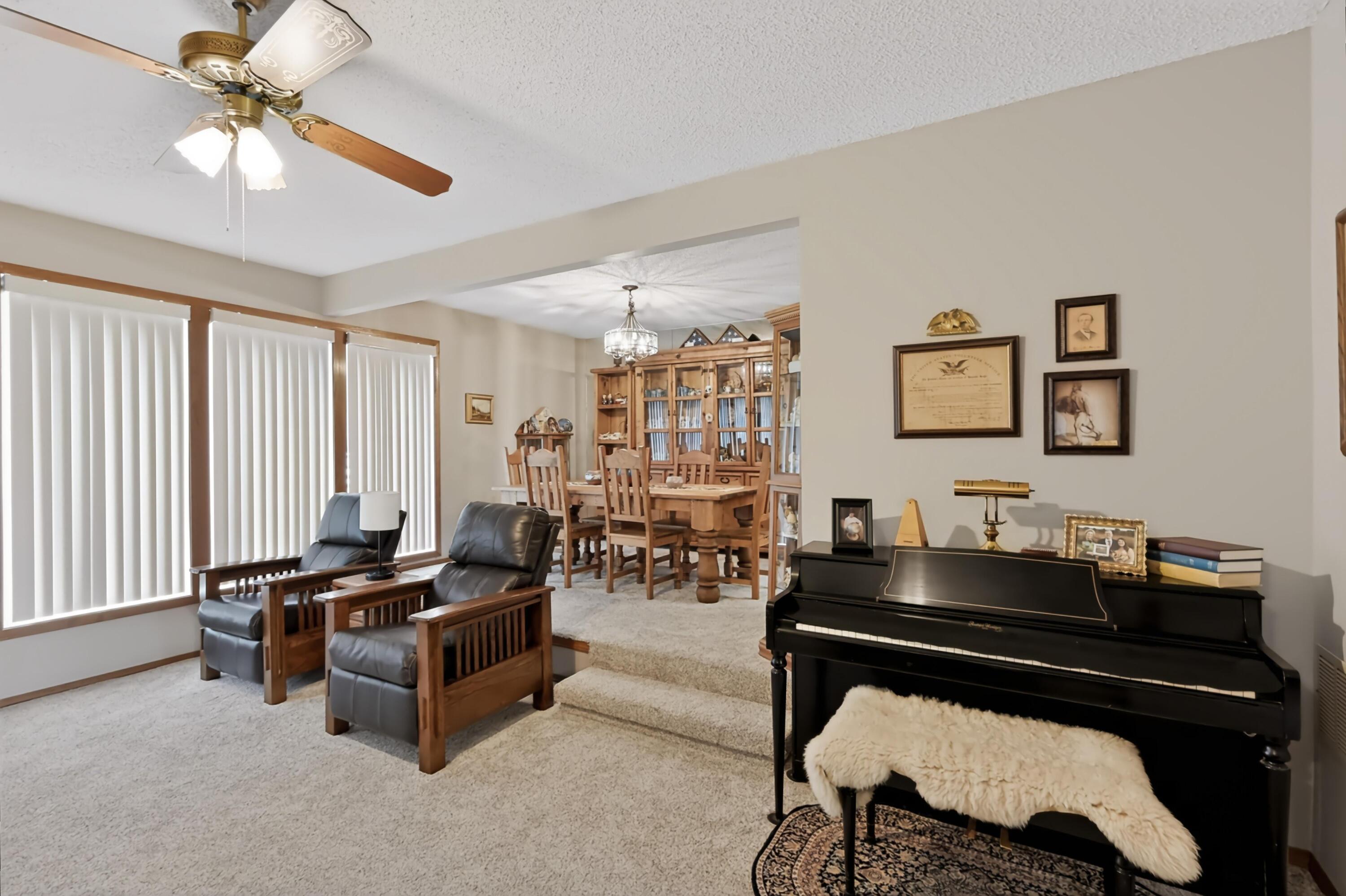 2219 Twin Hills Drive Property Photo 10
