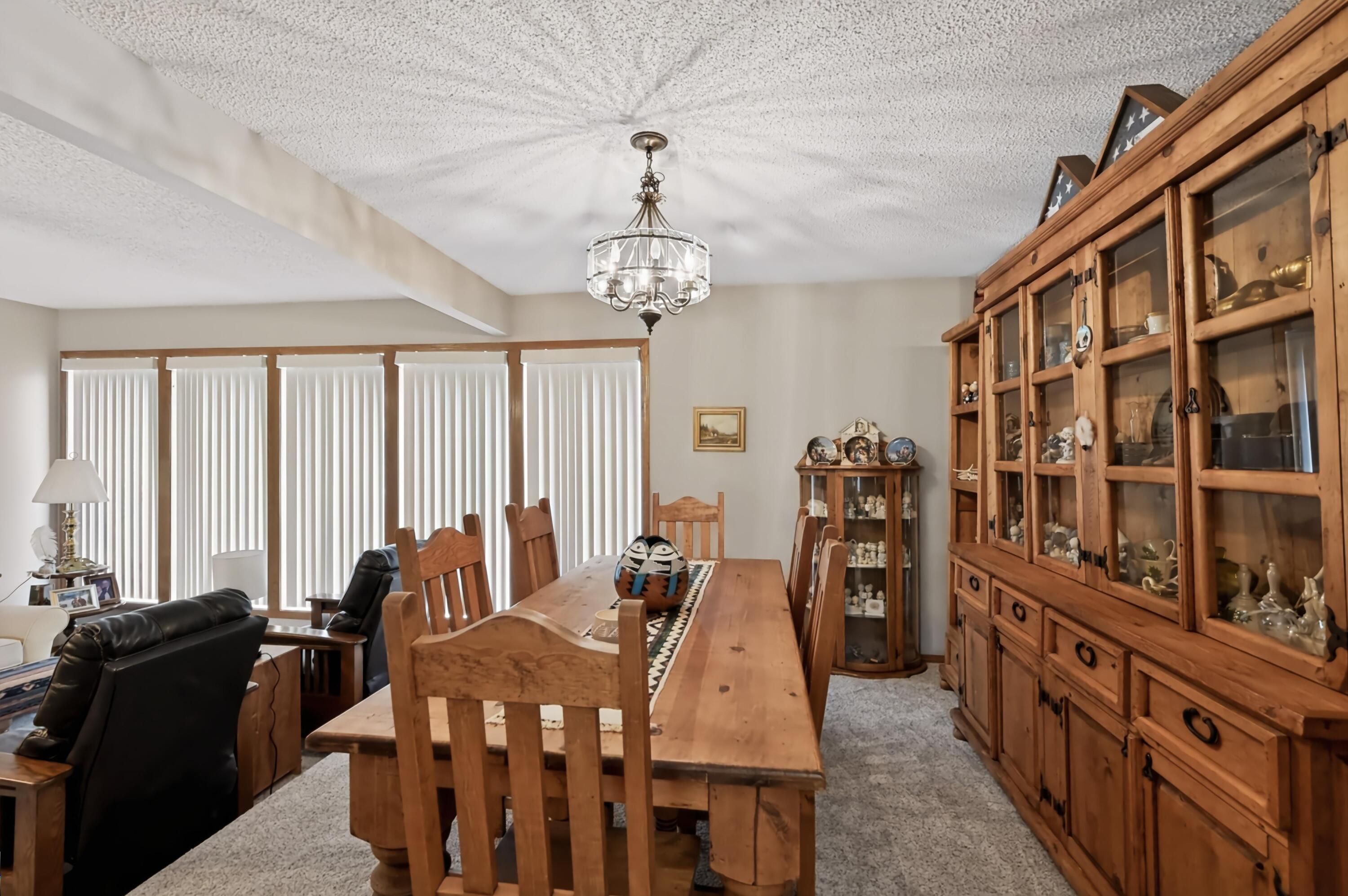 2219 Twin Hills Drive Property Photo 15